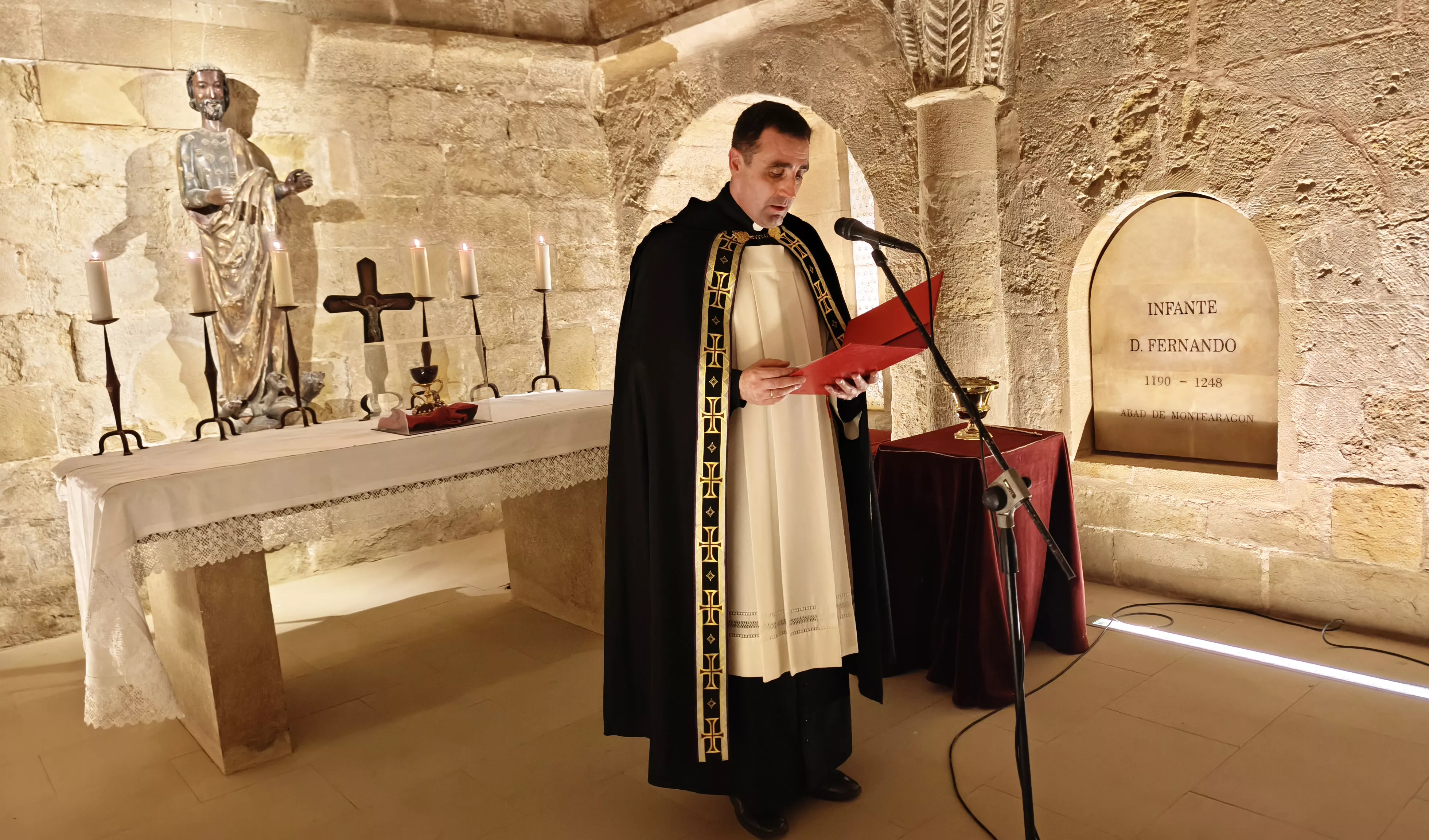 Homenaje  a los Reyes de Aragón en la iglesia de San Pedro el Viejo. Foto María José Sampietro Brosed