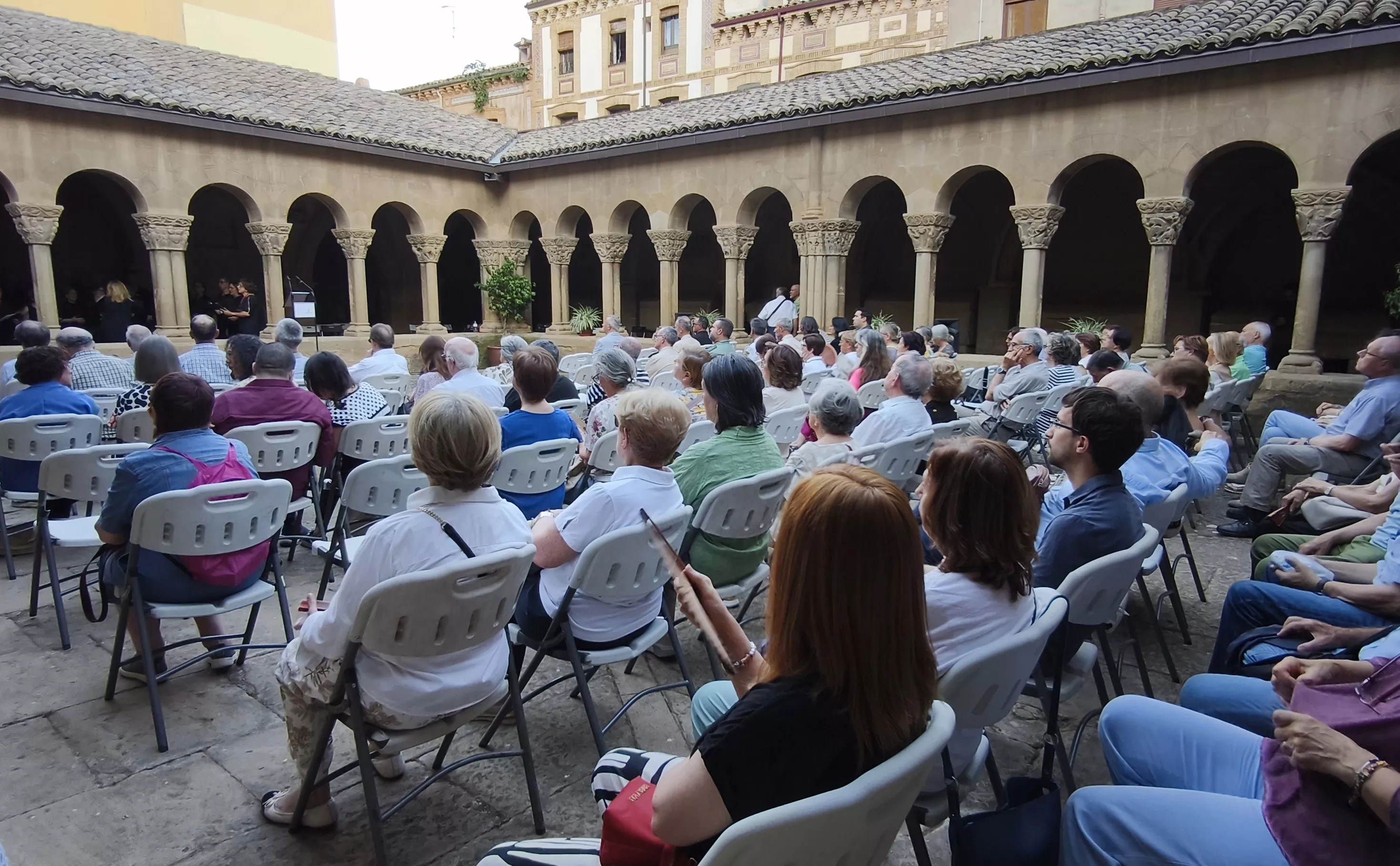 Homenaje  a los Reyes de Aragón en la iglesia de San Pedro el Viejo. Foto María José Sampietro Brosed