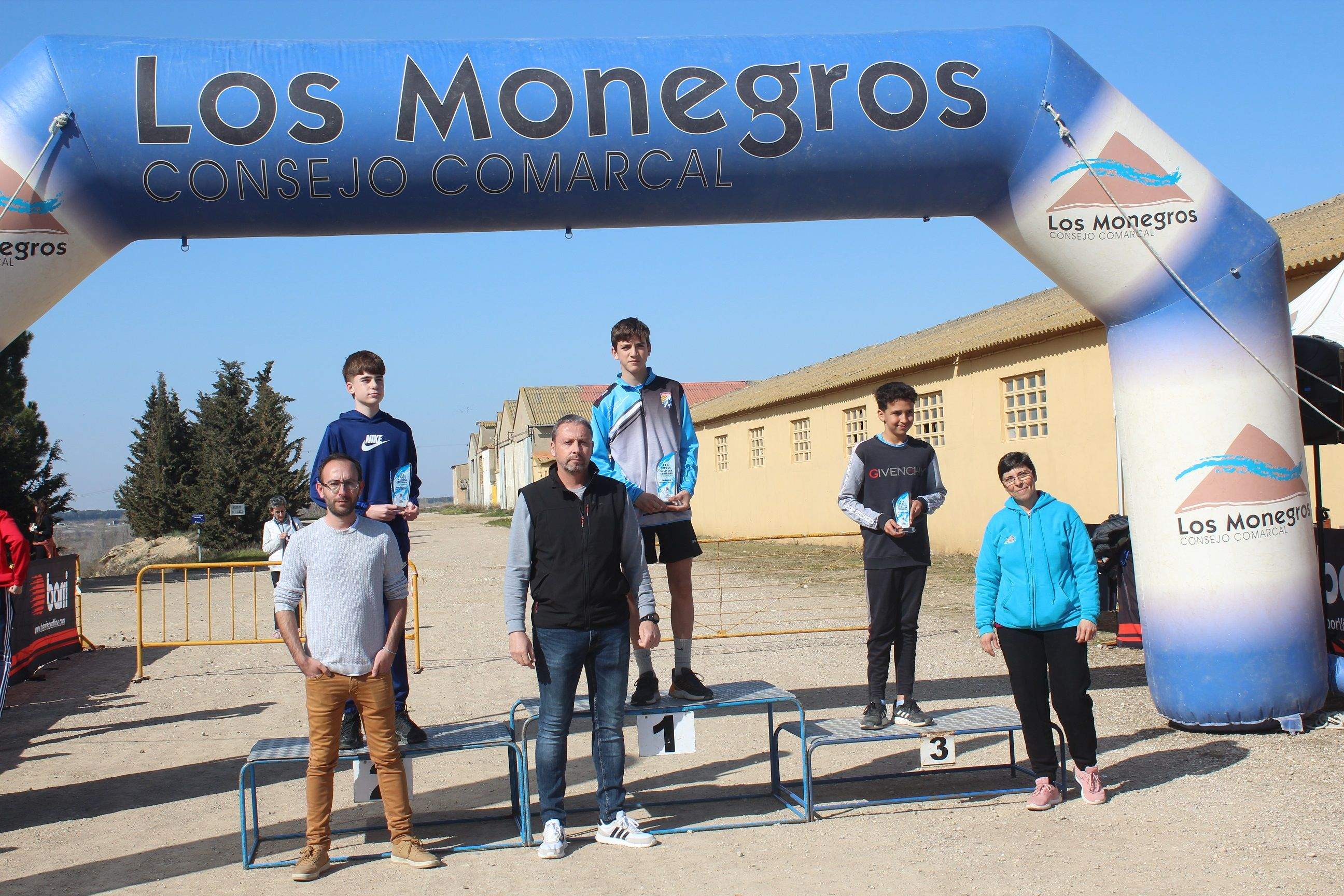Imágenes del Cross de La Laguna en Sariñena.