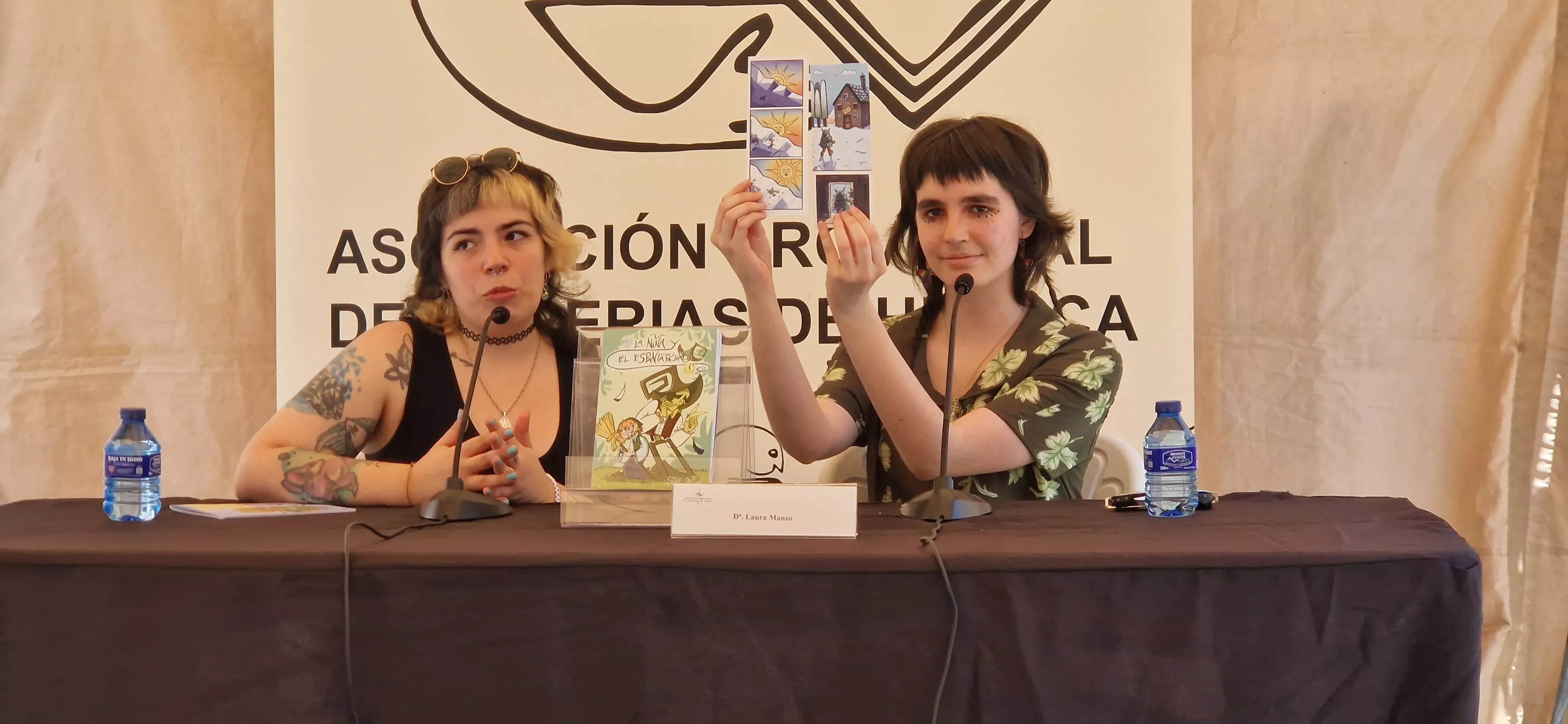 Leyre Lardiés y Laura Manso. Feria del Libro de Huesca sábado 30 de mayo. Foto Myriam Martínez