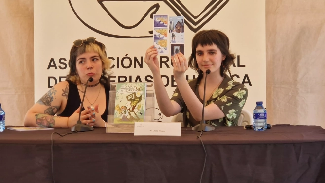 Leyre Lardiés y Laura Manso. Feria del Libro de Huesca sábado 30 de mayo. Foto Myriam Martínez Leyre Lardiés y Laura Manso. Feria del Libro de Huesca sábado 30 de mayo. Foto Myriam Martínez