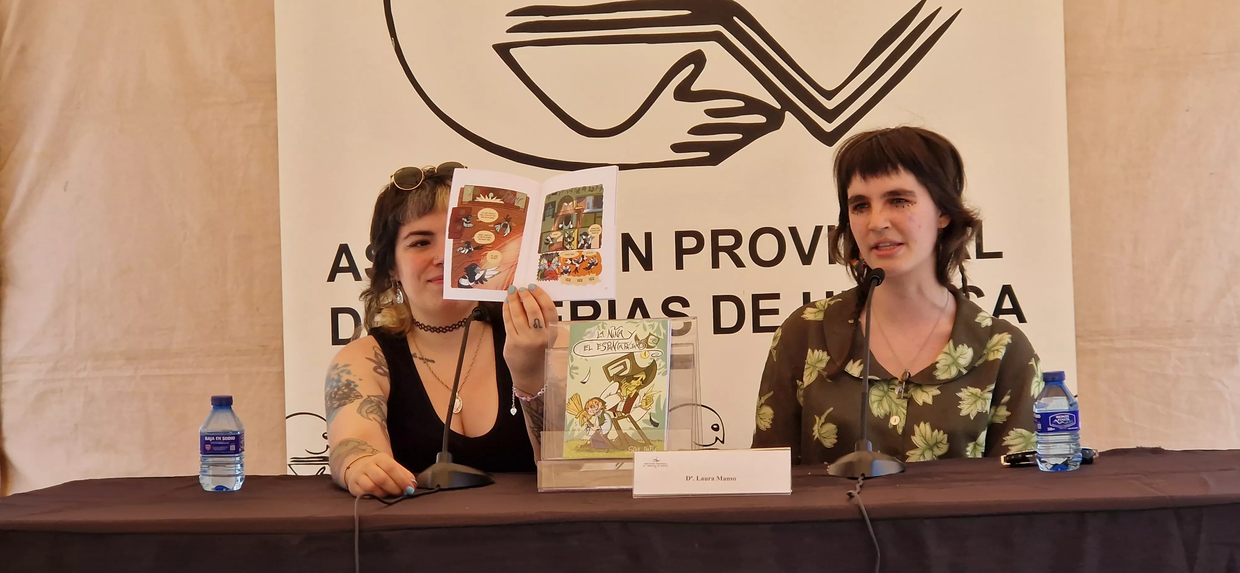 Leyre Lardiés y Laura Manso. Feria del Libro de Huesca sábado 30 de mayo. Foto Myriam Martínez