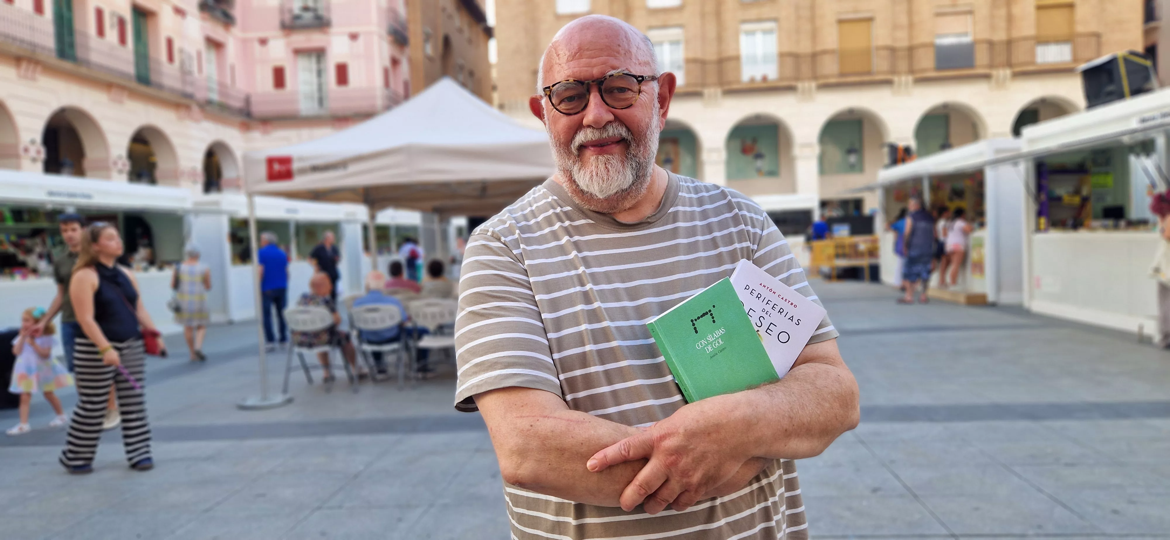 Antón Castró, en la 42ª Feria del Libro de Huesca. Foto Myriam Martínez