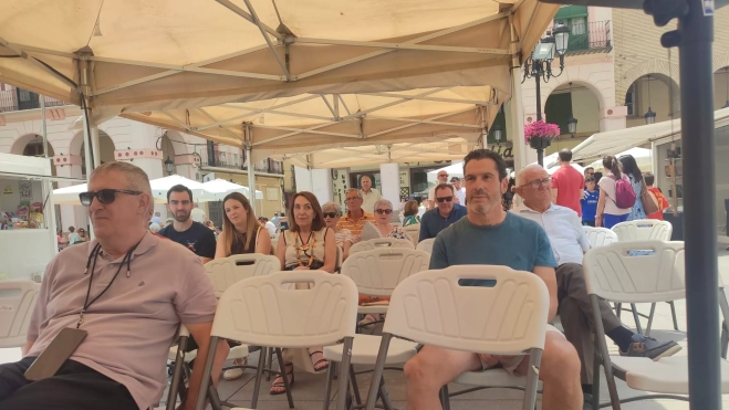 Público en la presentación. Público en la presentación.