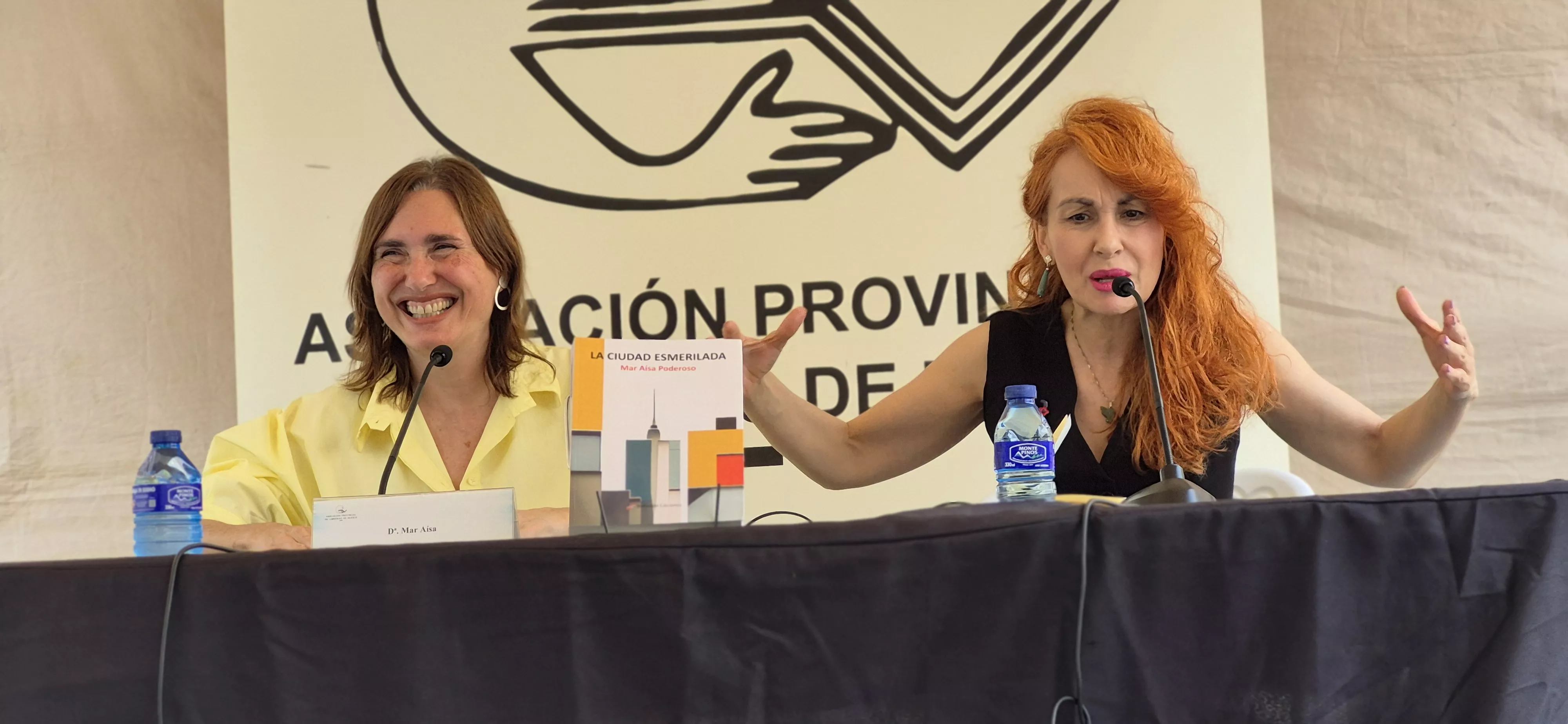 Mar Aísa y Angélica Morales. 42ª Feria del Libro de Huesca. Foto Myriam Martínez