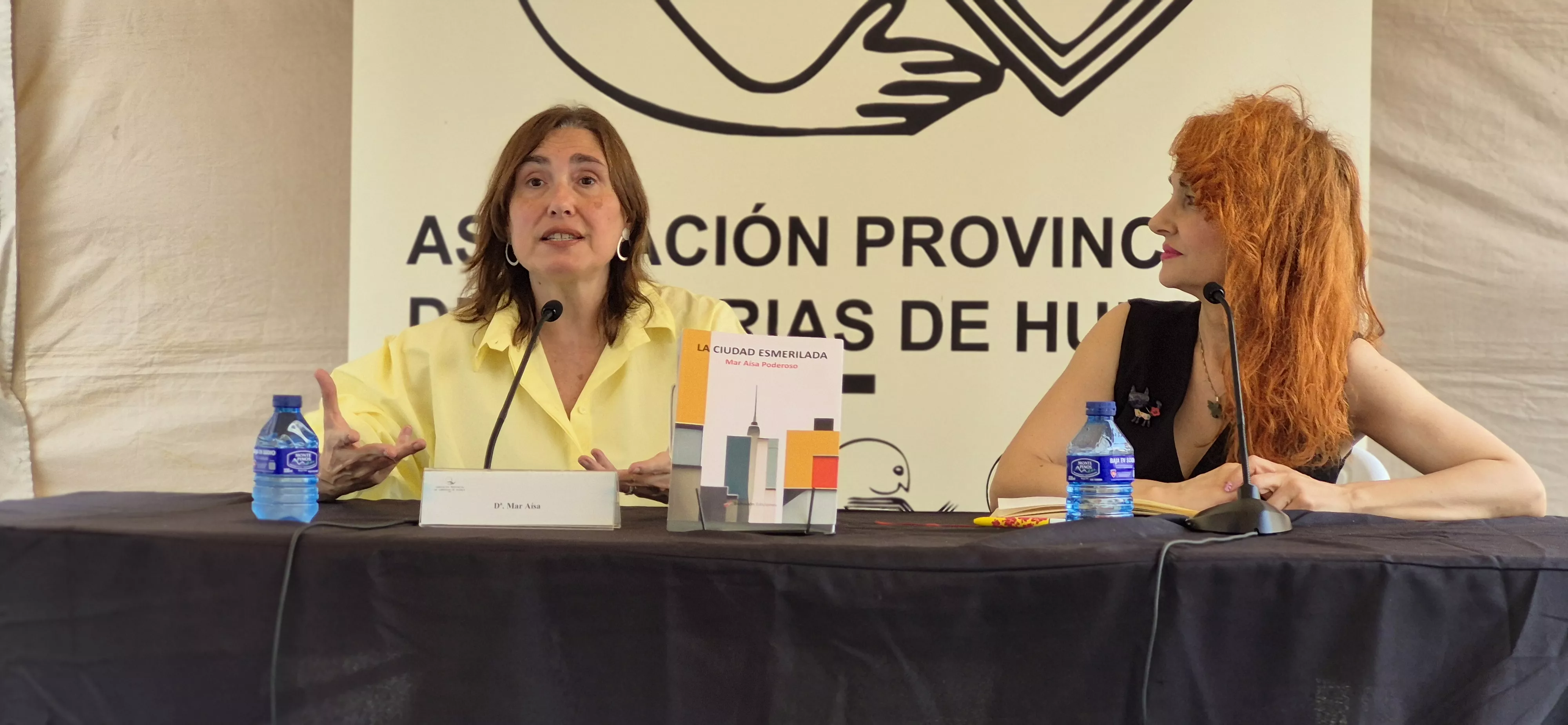 Mar Aísa y Angélica Morales. 42ª Feria del Libro de Huesca. Foto Myriam Martínez