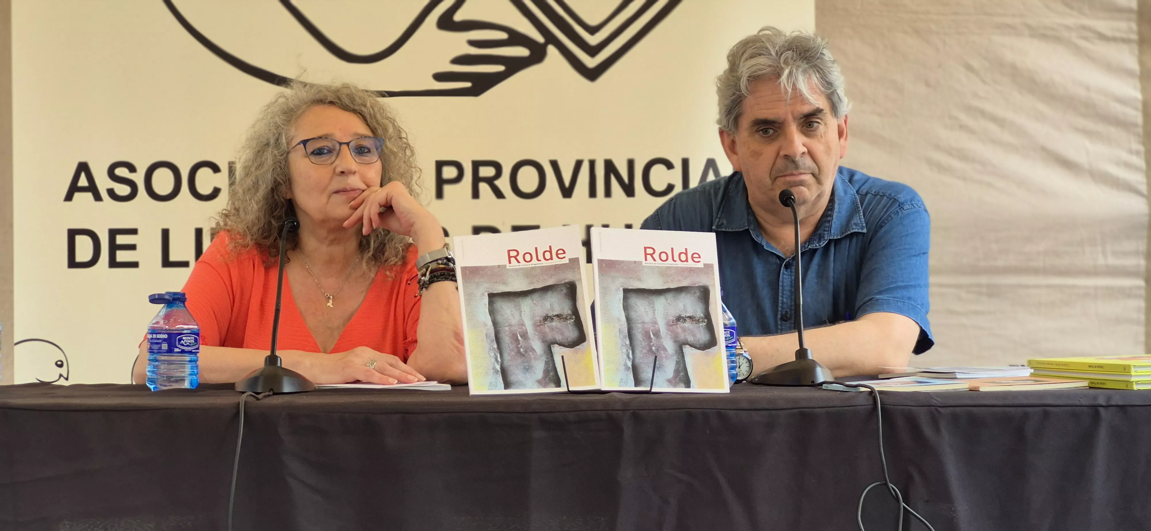 Paz Ríos y Carlos Serrano. 42ª Feria del Libro de Huesca. Foto Myriam Martínez