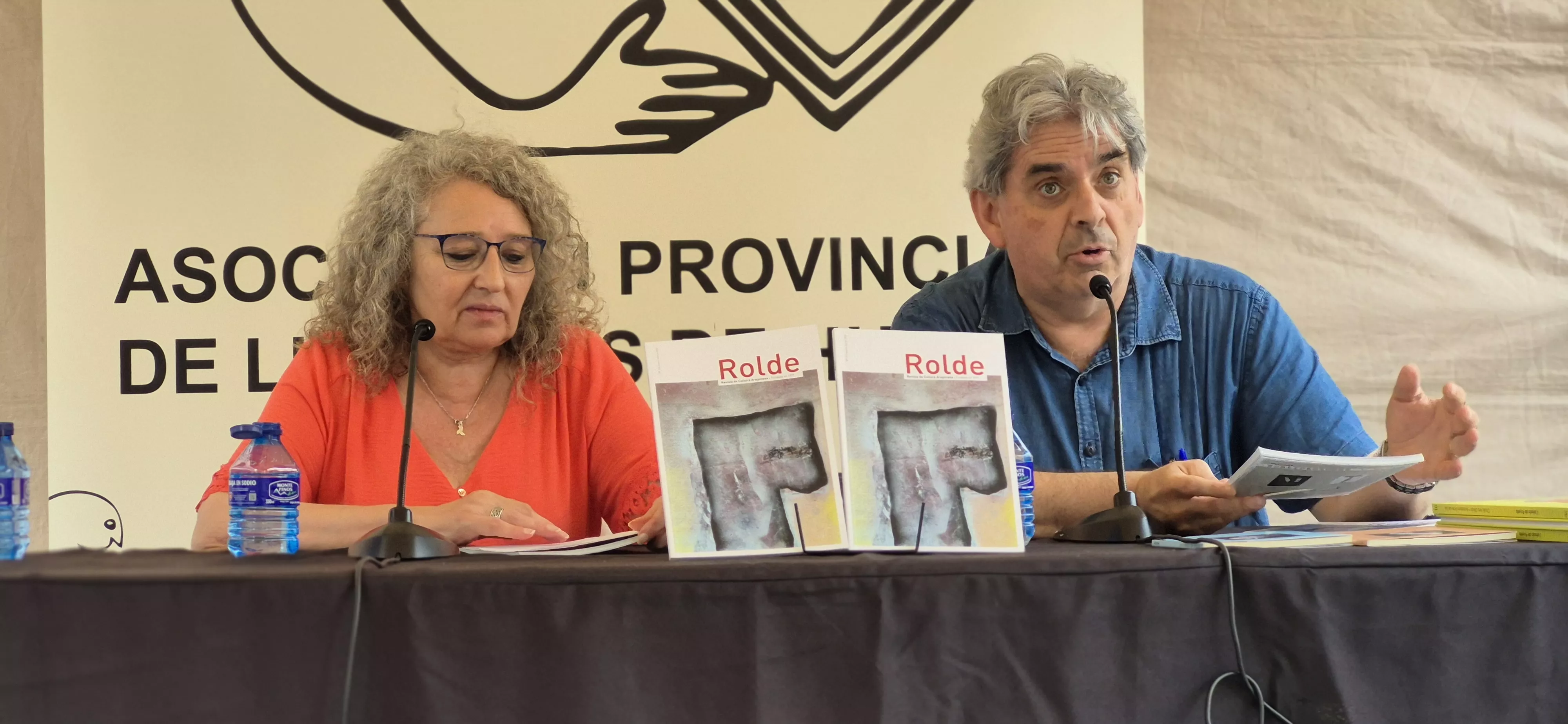 Paz Ríos y Carlos Serrano. 42ª Feria del Libro de Huesca. Foto Myriam Martínez