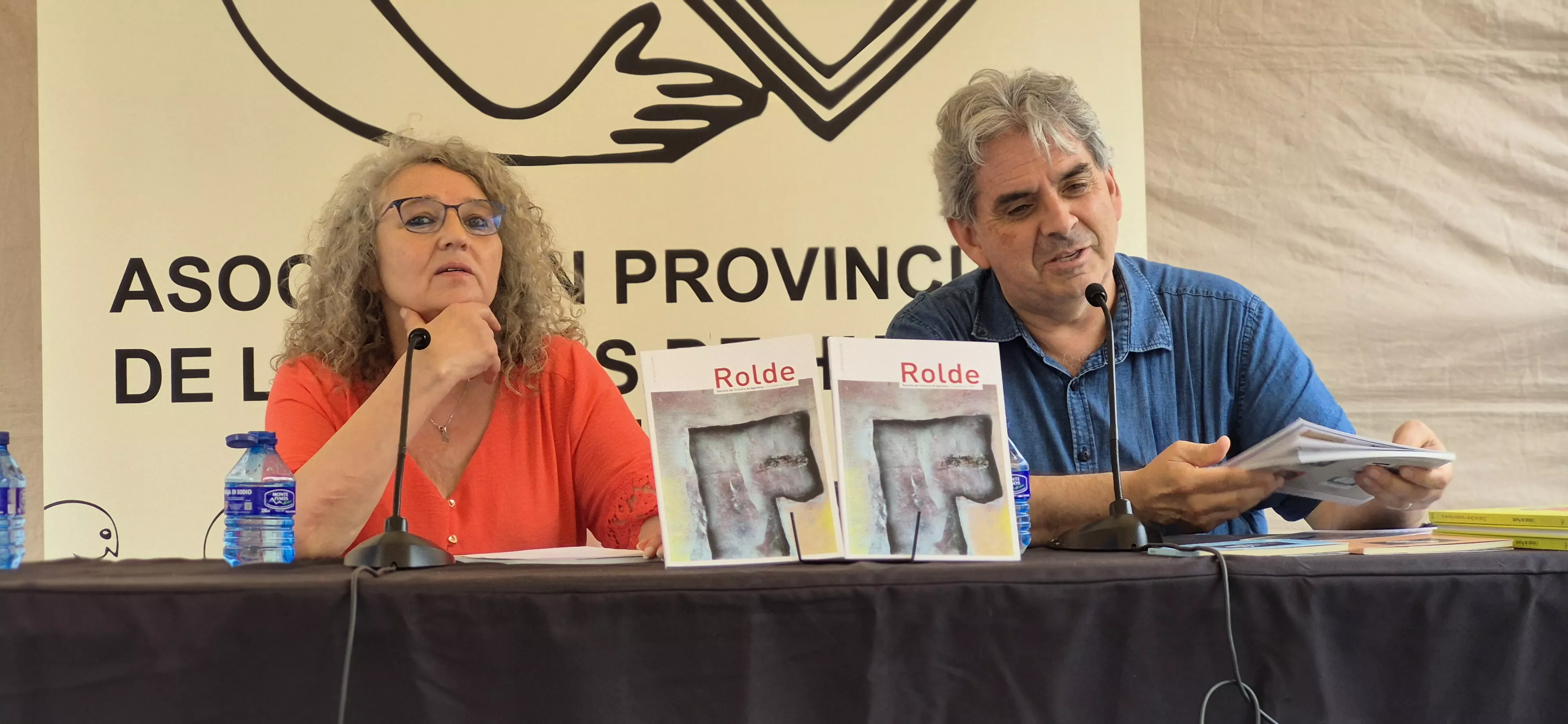 Paz Ríos y Carlos Serrano. 42ª Feria del Libro de Huesca. Foto Myriam Martínez