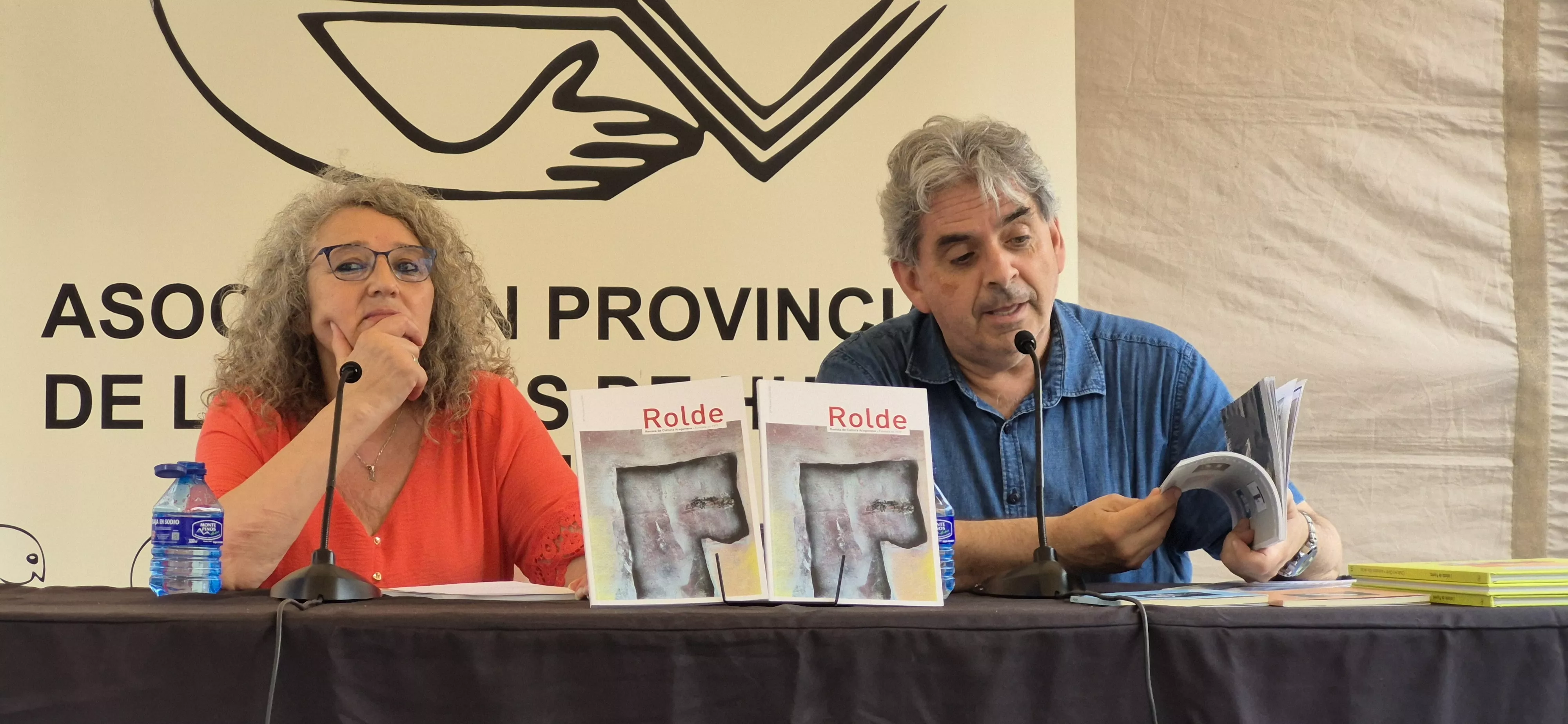 Paz Ríos y Carlos Serrano. 42ª Feria del Libro de Huesca. Foto Myriam Martínez