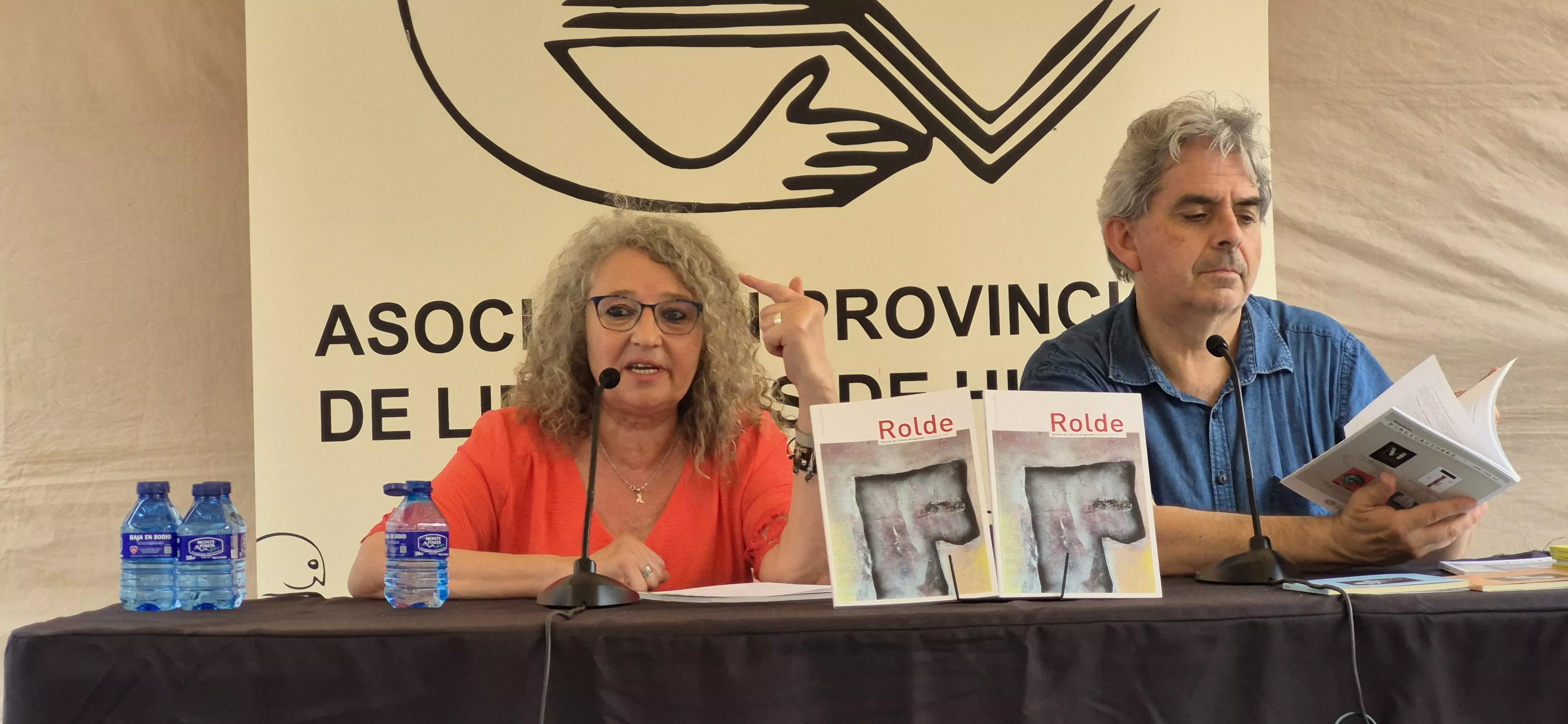 Paz Ríos y Carlos Serrano. 42ª Feria del Libro de Huesca. Foto Myriam Martínez