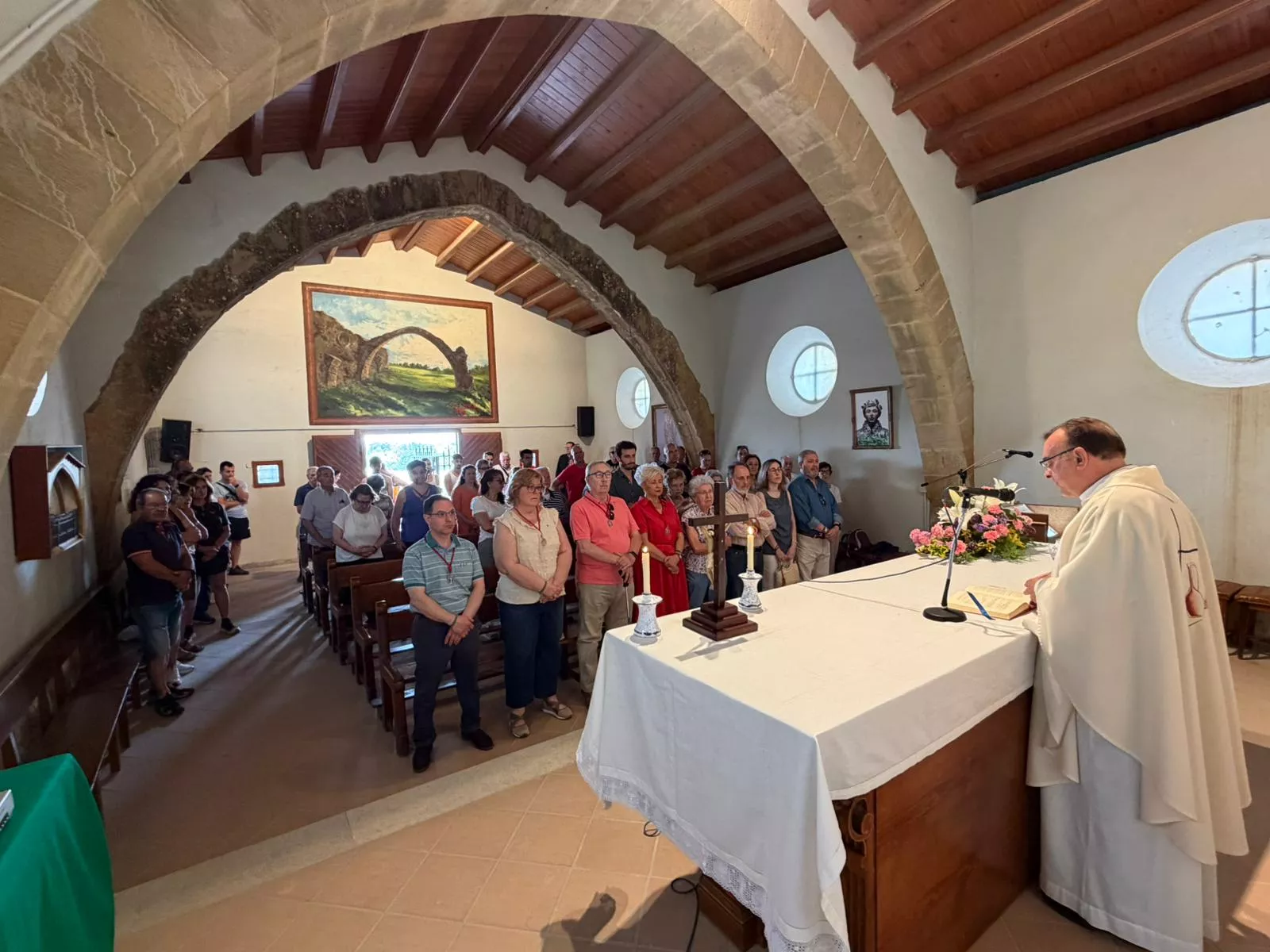 Celebración de la Eucaristía en la Ermita de Jara en Huesca. Foto Niko Alonso