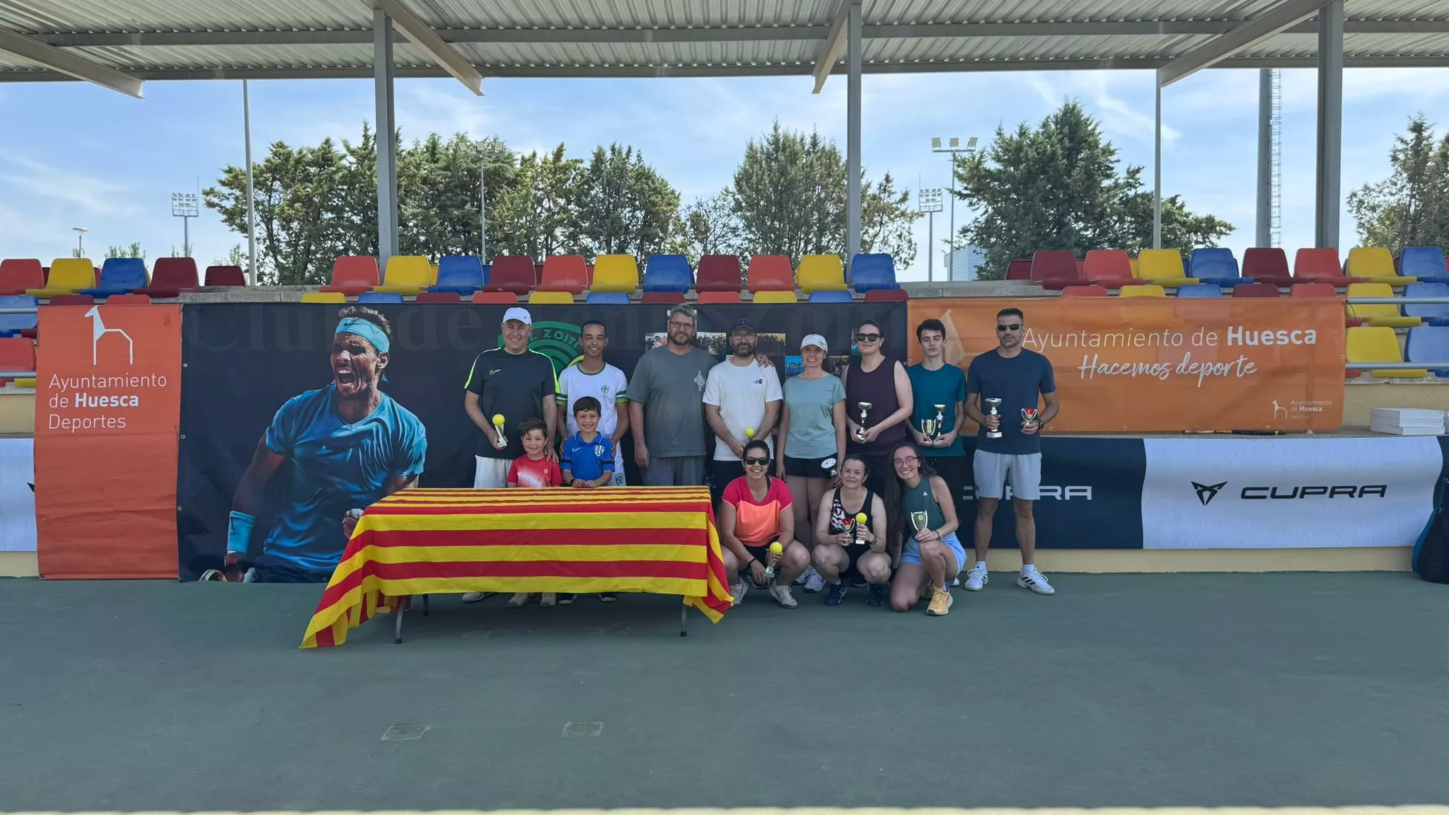 Foto de familia tras la entrega de trofeos.