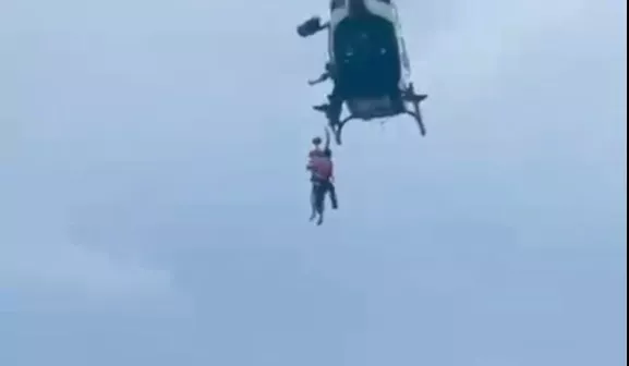 Rescate de los dos bañistas en el río Ara por la Guardia Civil