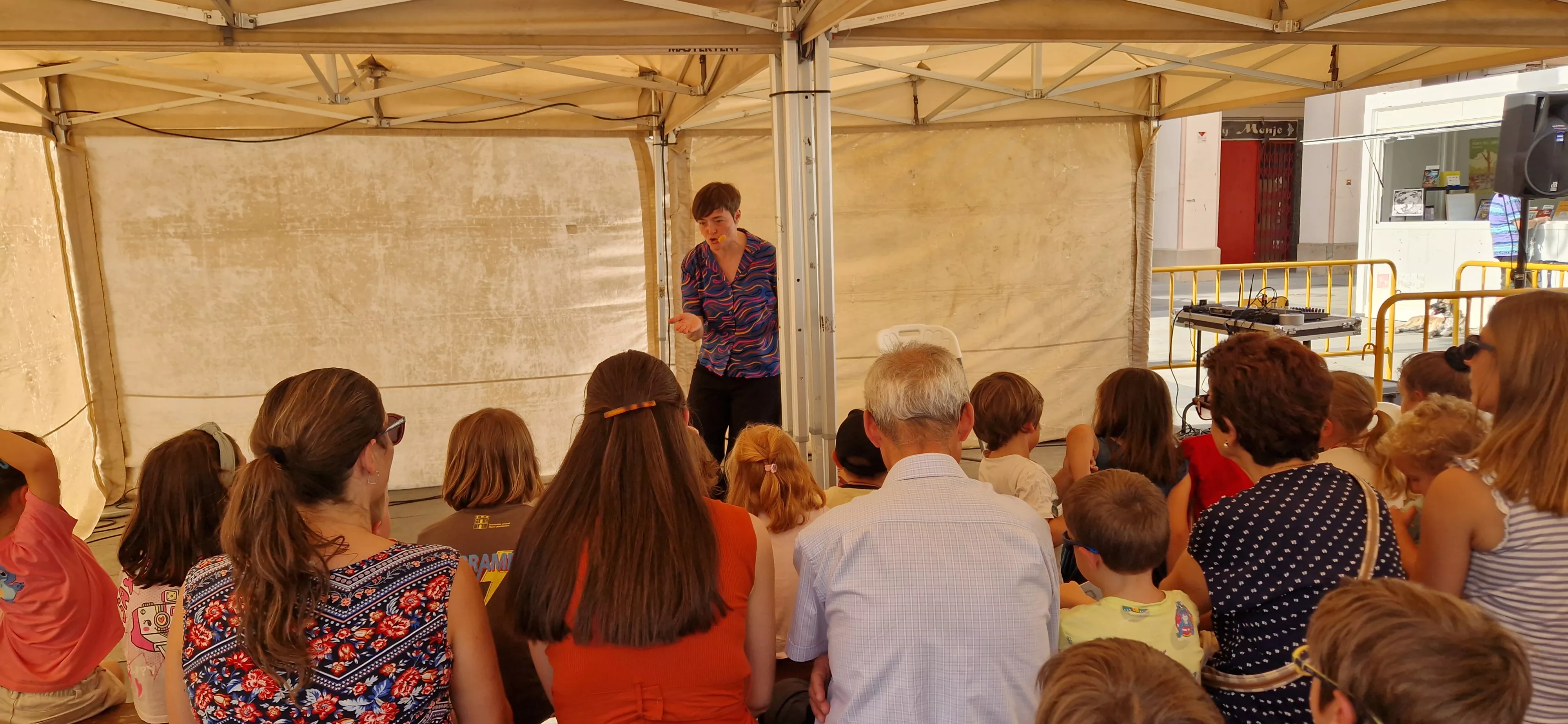Sandra Araguás. 42 Feria del Libro de Huesca el lunes 1 de junio. Foto Myriam Martínez