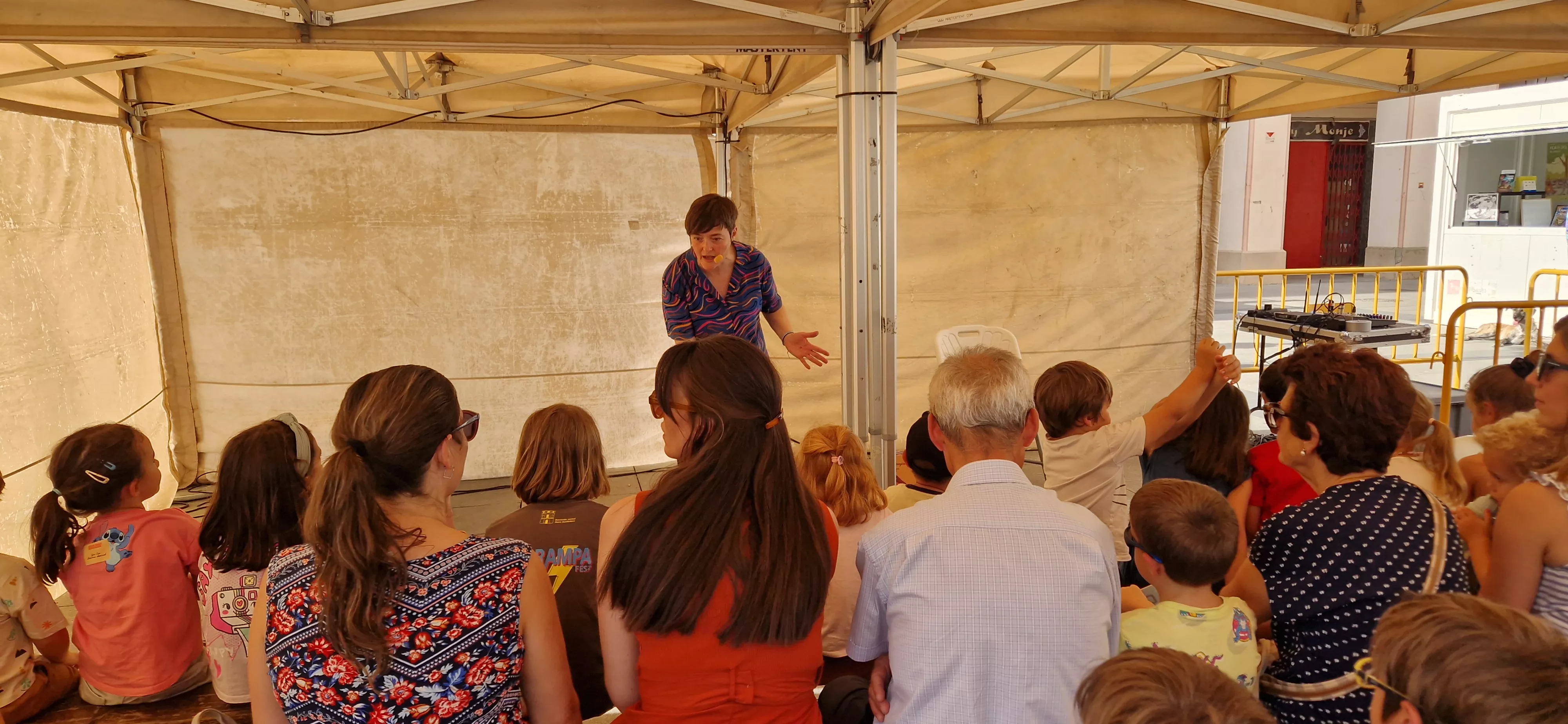 Sandra Araguás. 42 Feria del Libro de Huesca el lunes 1 de junio. Foto Myriam Martínez