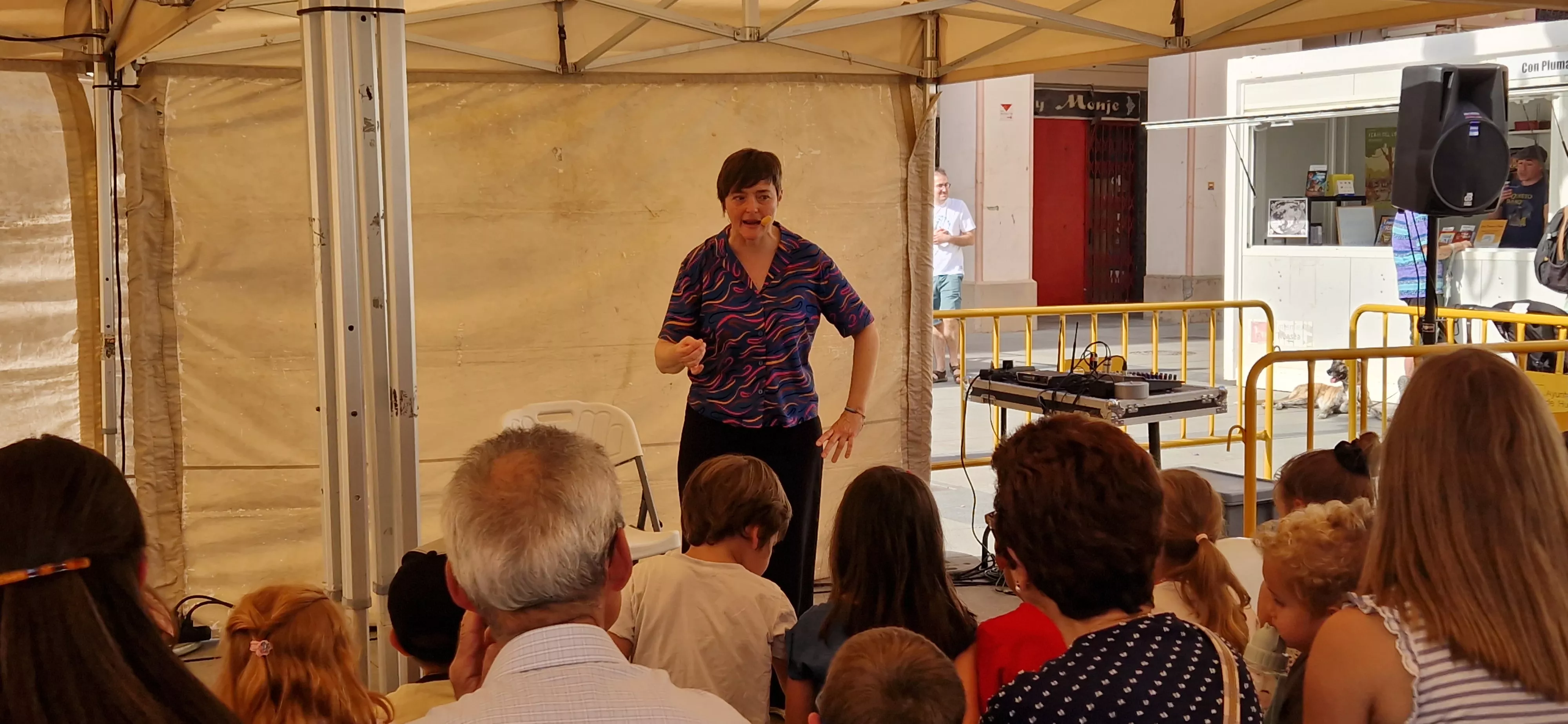 Sandra Araguás. 42 Feria del Libro de Huesca el lunes 1 de junio. Foto Myriam Martínez