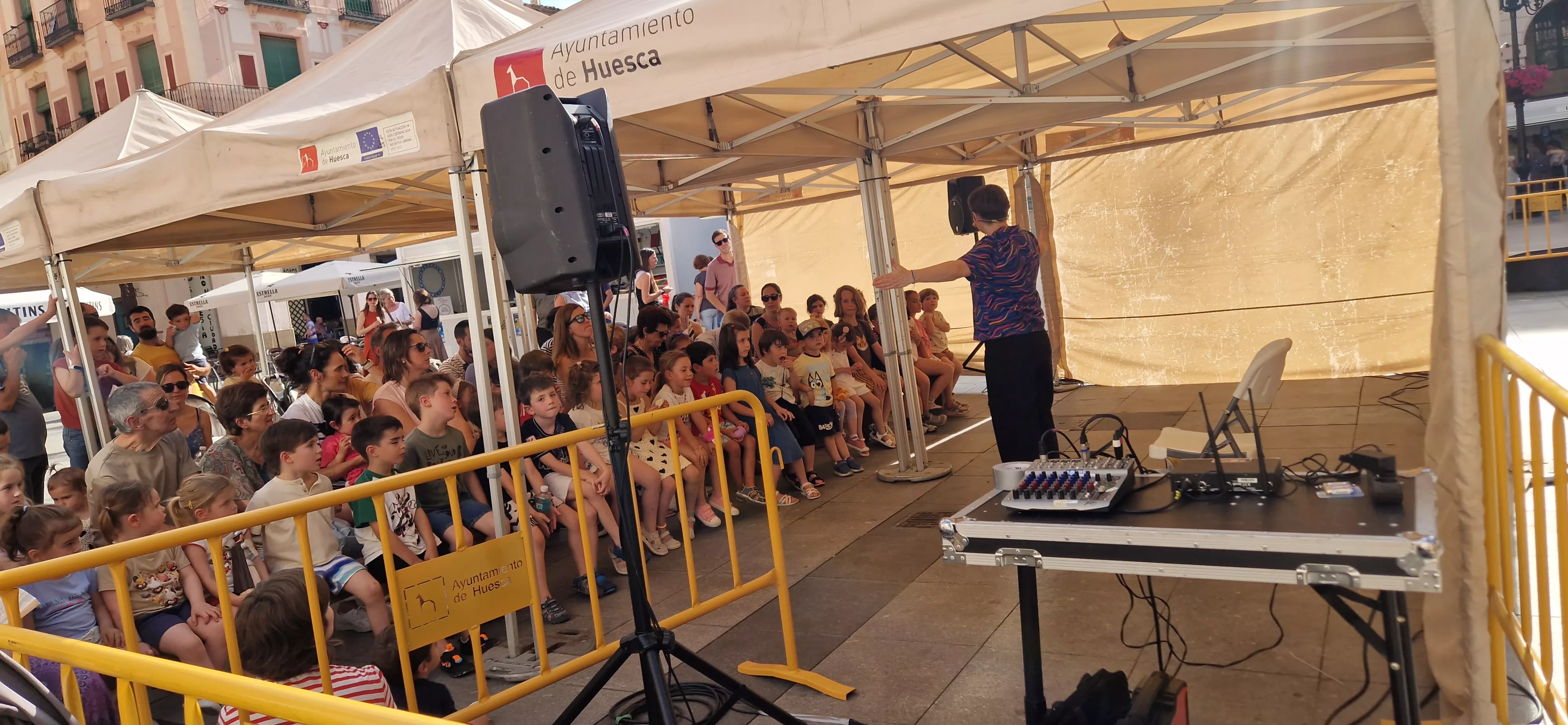 Sandra Araguás. 42 Feria del Libro de Huesca el lunes 1 de junio. Foto Myriam Martínez