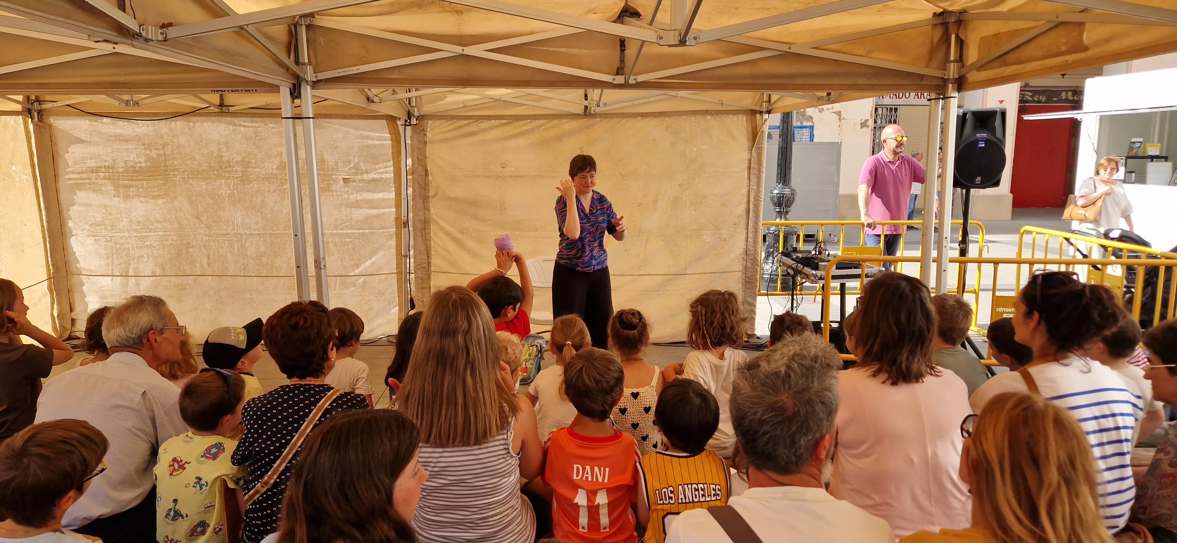 Sandra Araguás. 42 Feria del Libro de Huesca el lunes 1 de junio. Foto Myriam Martínez