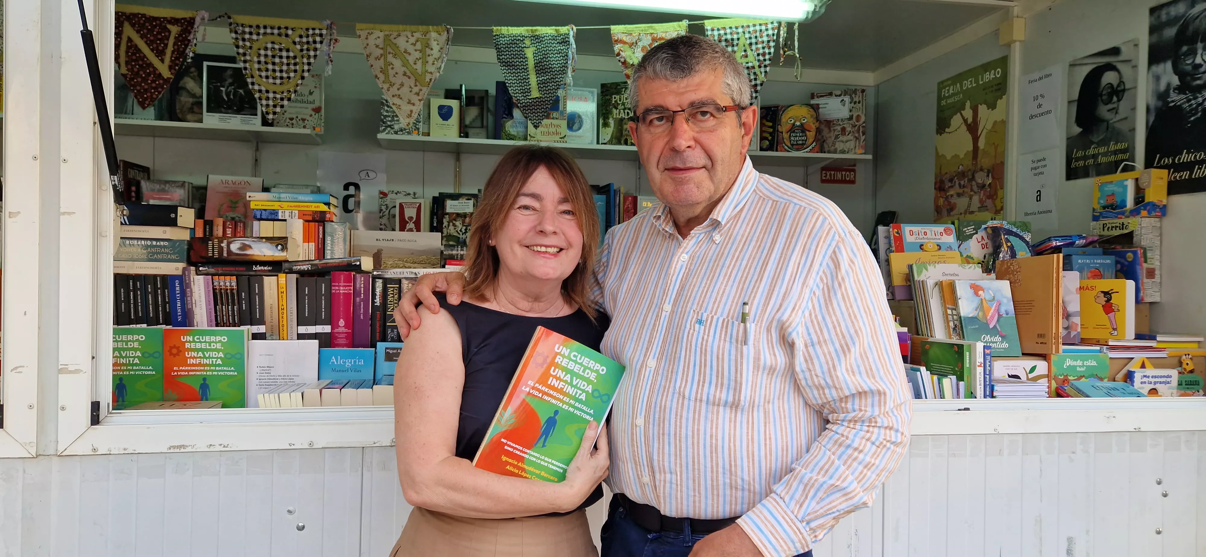 Ignacio Almudévar y Ana Mora, de la Anónima. 42 Feria del Libro de Huesca el lunes 1 de junio. Foto Myriam Martínez