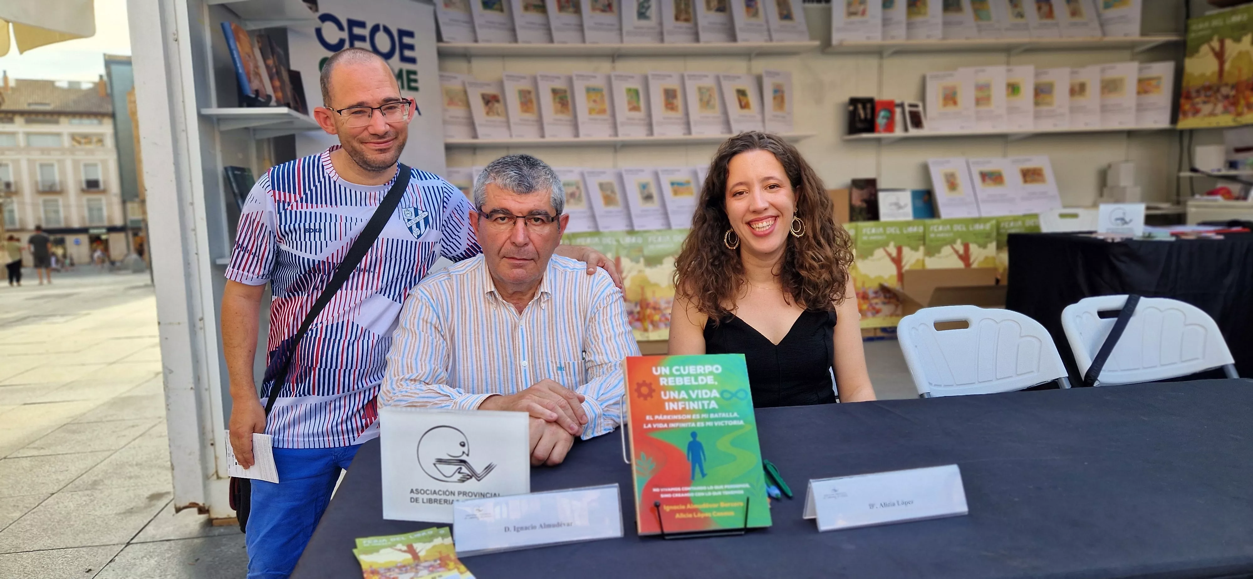 Sergio Raluy, Ignacio Almudévar y Alicia López. 42 Feria del Libro de Huesca el lunes 1 de junio. Foto Myriam Martínez
