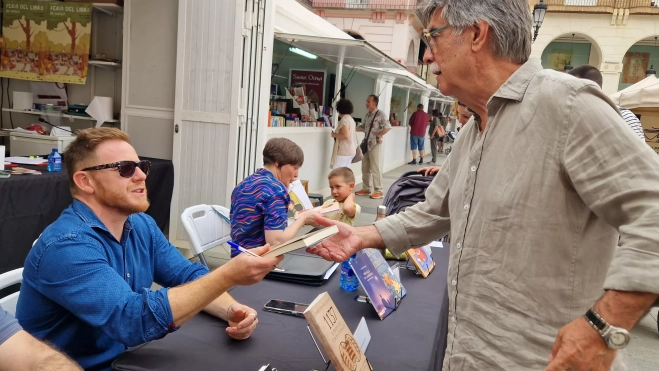 Darío Español-Solana. 42 Feria del Libro de Huesca el lunes 1 de junio. Foto Myriam Martínez Darío Español-Solana. 42 Feria del Libro de Huesca el lunes 1 de junio. Foto Myriam Martínez
