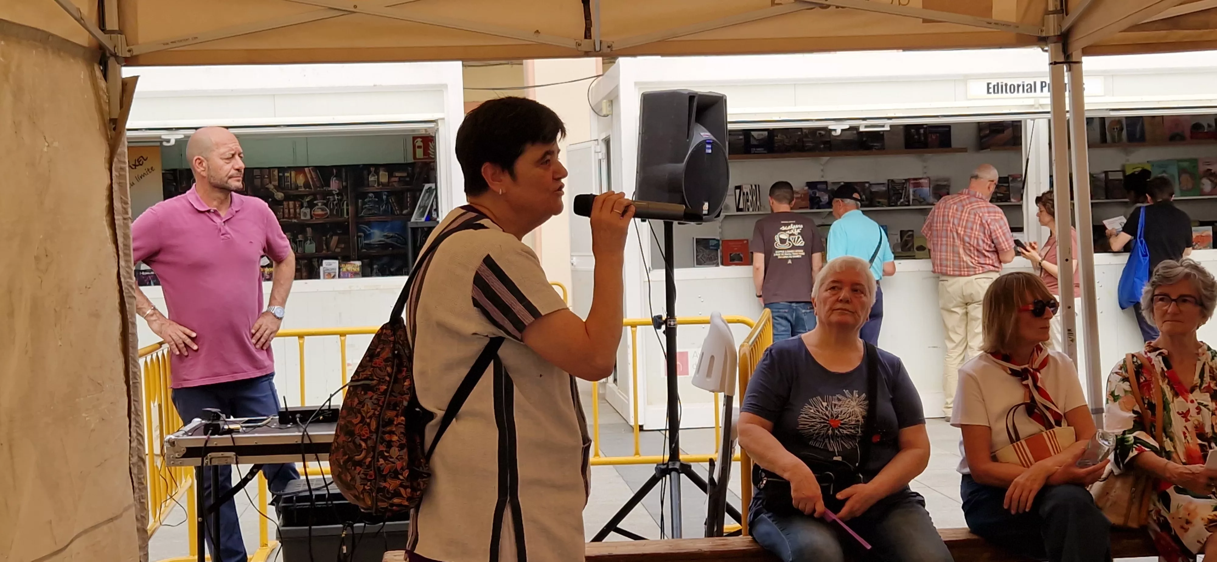 Presentación de podcast «¿Nos cuidamos? en la 42 Feria del Libro de Huesca el lunes 1 de junio. Foto Myriam Martínez