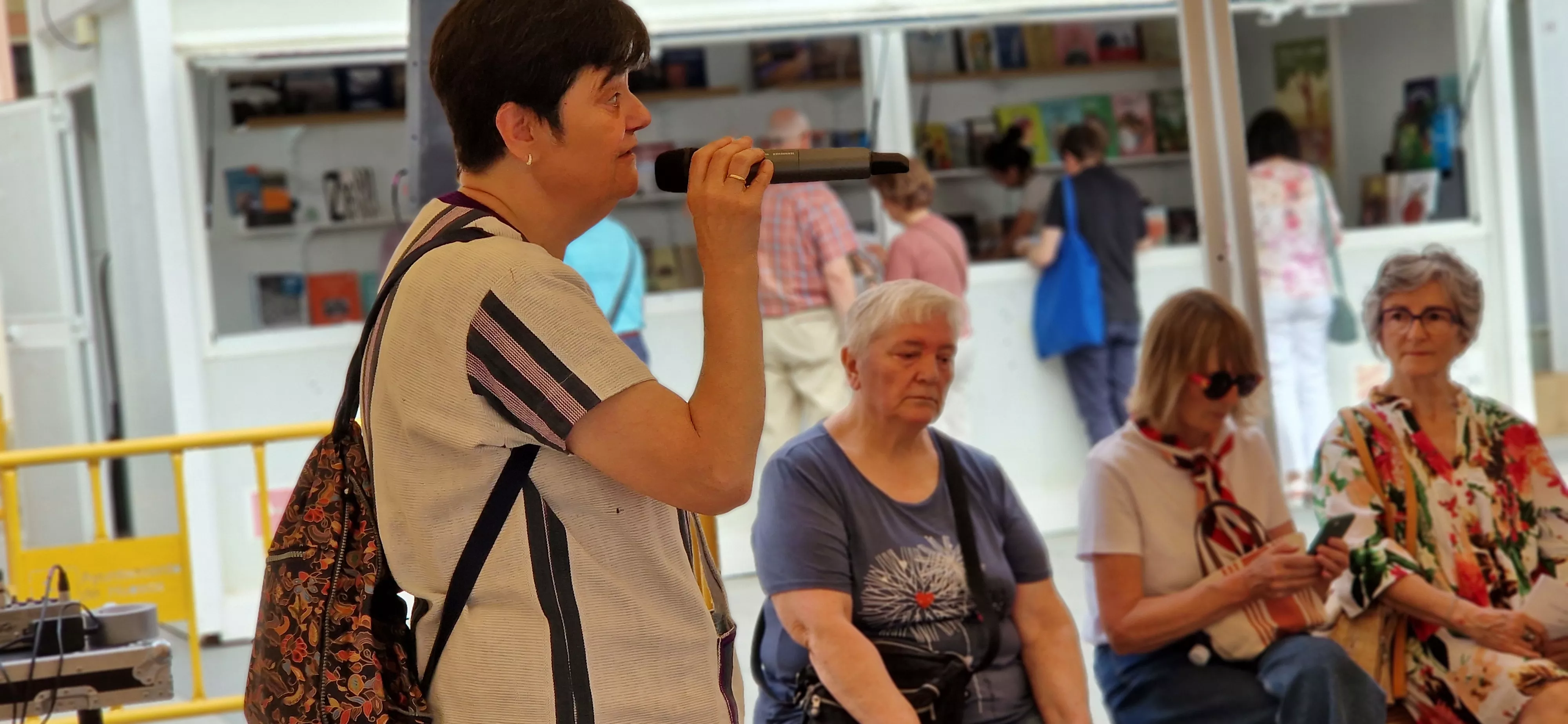 Presentación de podcast «¿Nos cuidamos? en la 42 Feria del Libro de Huesca el lunes 1 de junio. Foto Myriam Martínez