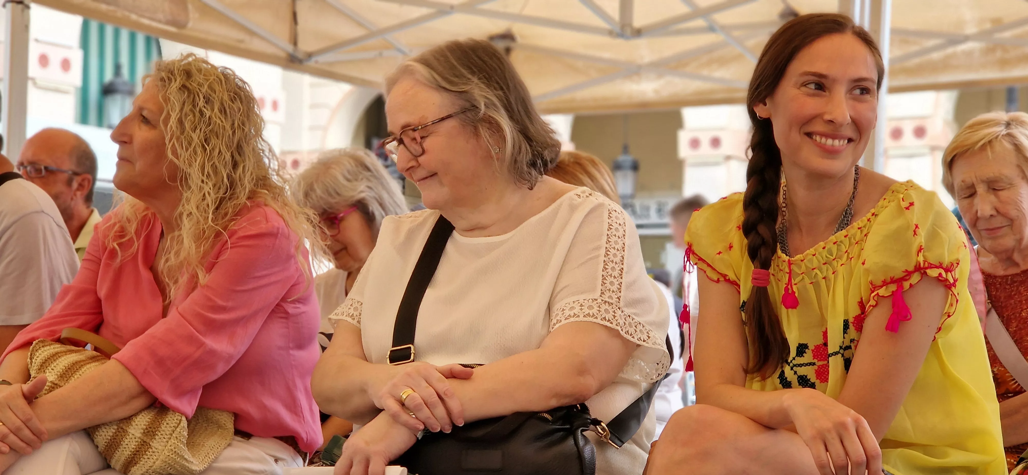 Presentación de podcast «¿Nos cuidamos? en la 42 Feria del Libro de Huesca el lunes 1 de junio. Foto Myriam Martínez