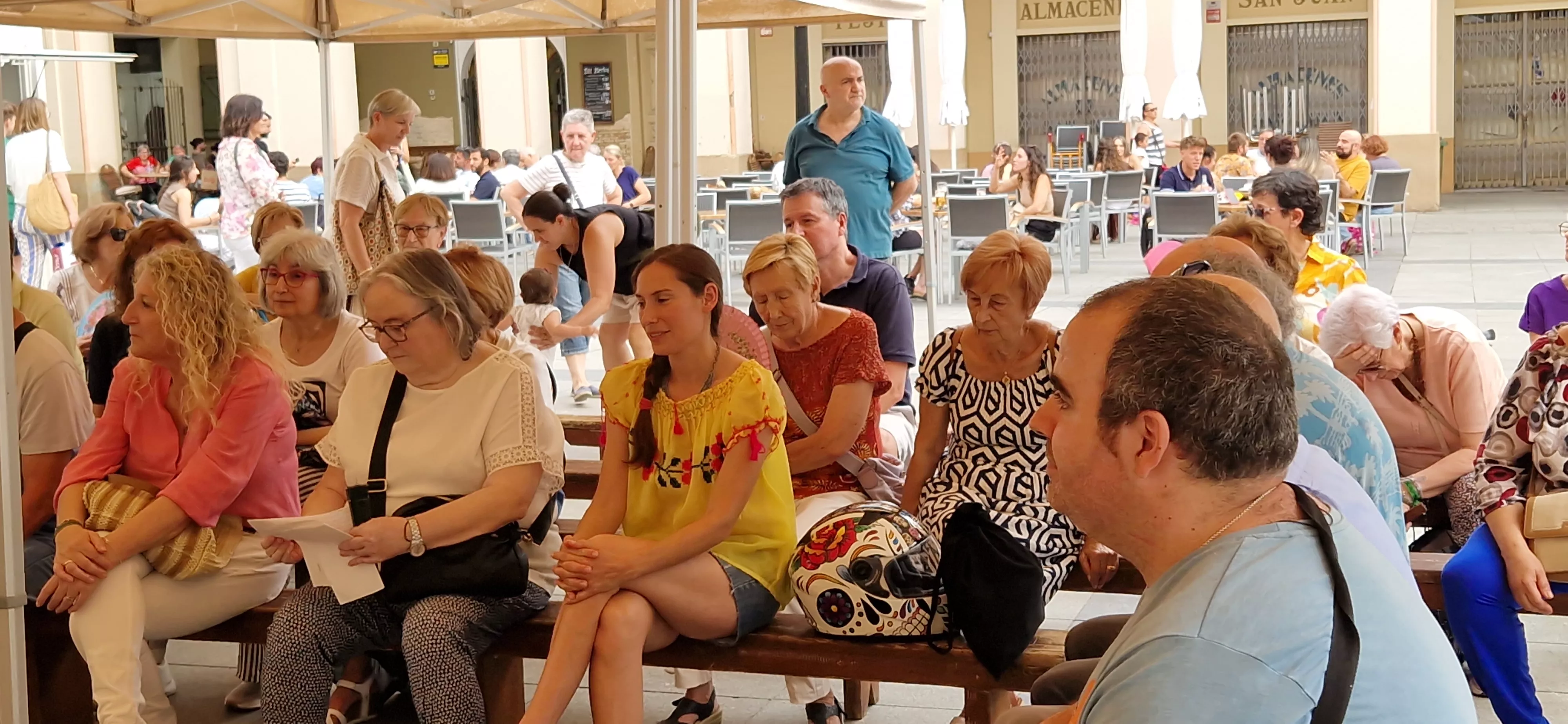 Presentación de podcast «¿Nos cuidamos? en la 42 Feria del Libro de Huesca el lunes 1 de junio. Foto Myriam Martínez