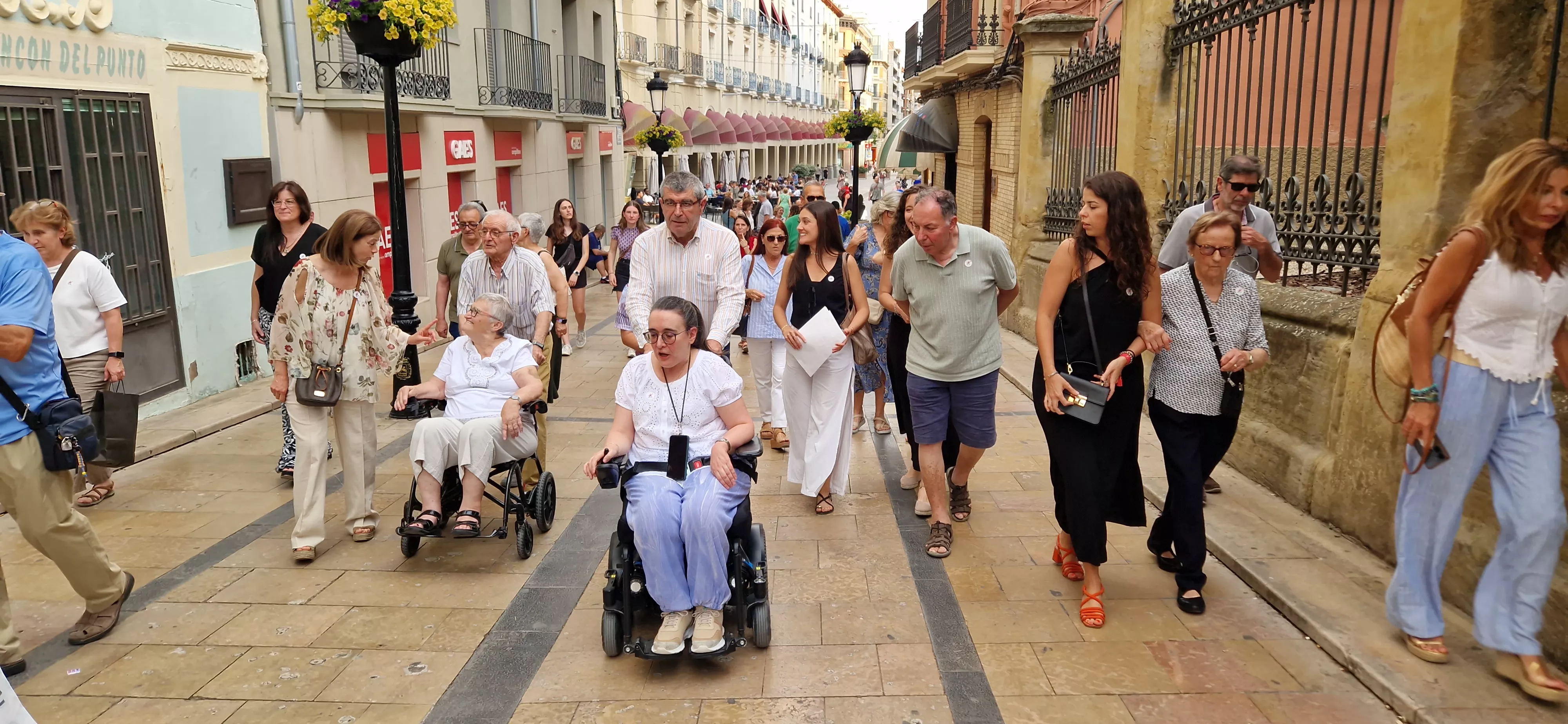 Encuentro de "cuerpos rebeldes" en la 42 Feria del Libro de Huesca el lunes 1 de junio. Foto Myriam Martínez