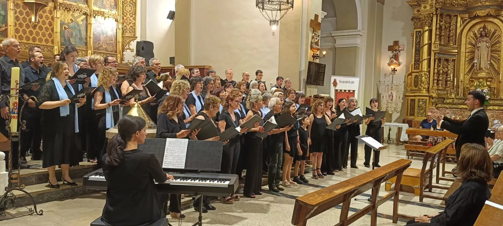 Espléndido concierto de la Coral de Binéfar y el Orfeón de Balaguer