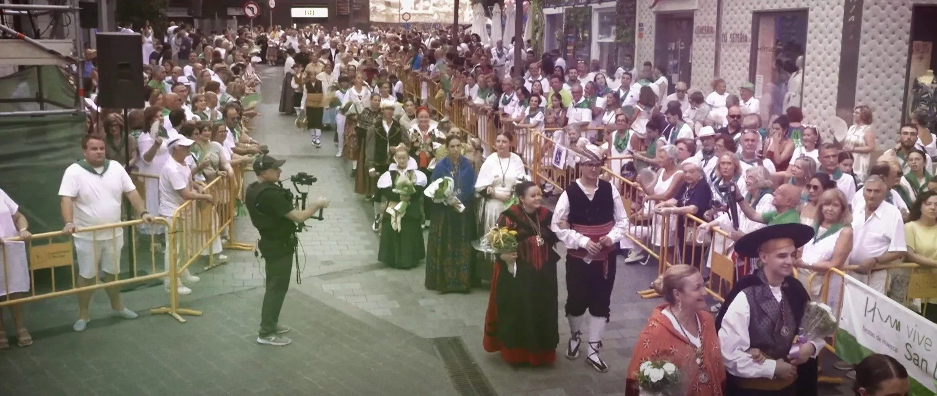 Ofrenda de Flores y Frutos del 15 en San Lorenzo. Altoaragón TV programa San Lorenzo con la incorporación de Toño Julve
