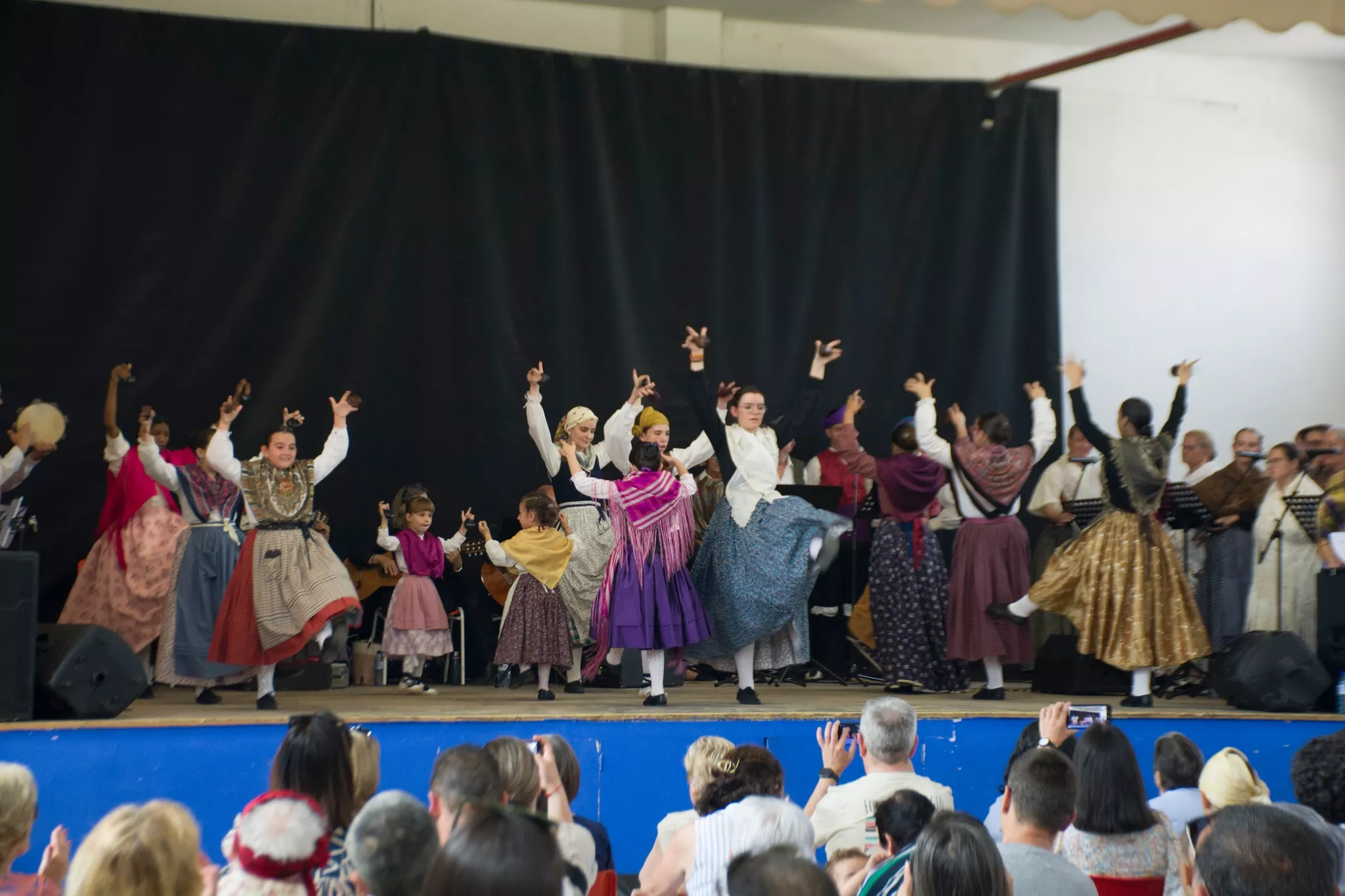 Festival de fin de curso de la Escuela de Folklore y Música de Huesca en Chimillas. Foto David Claveria
