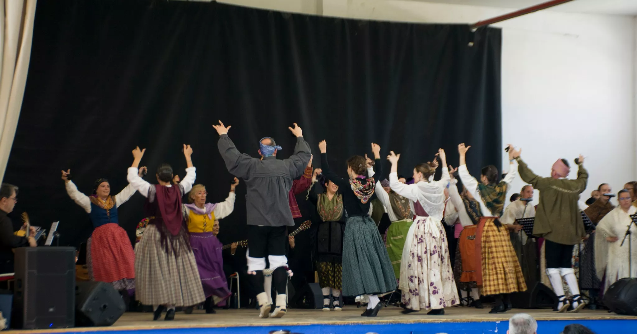 Festival de fin de curso de la Escuela de Folklore y Música de Huesca en Chimillas. Foto David Claveria