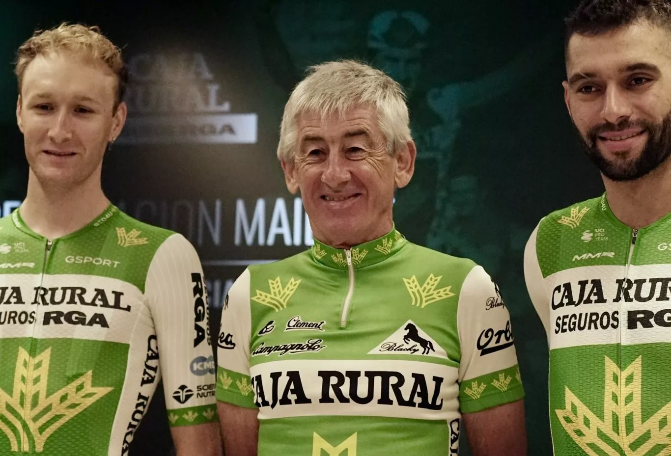 El Caja Rural de Barceló presenta su maillot para el Tour de Francia