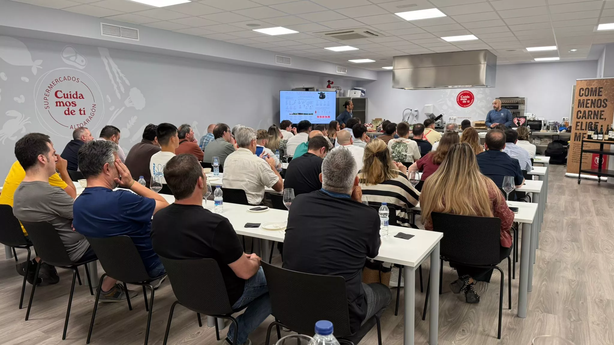 Jornada sobre vacuno y vinos en el Cash & Carry Altoaragón