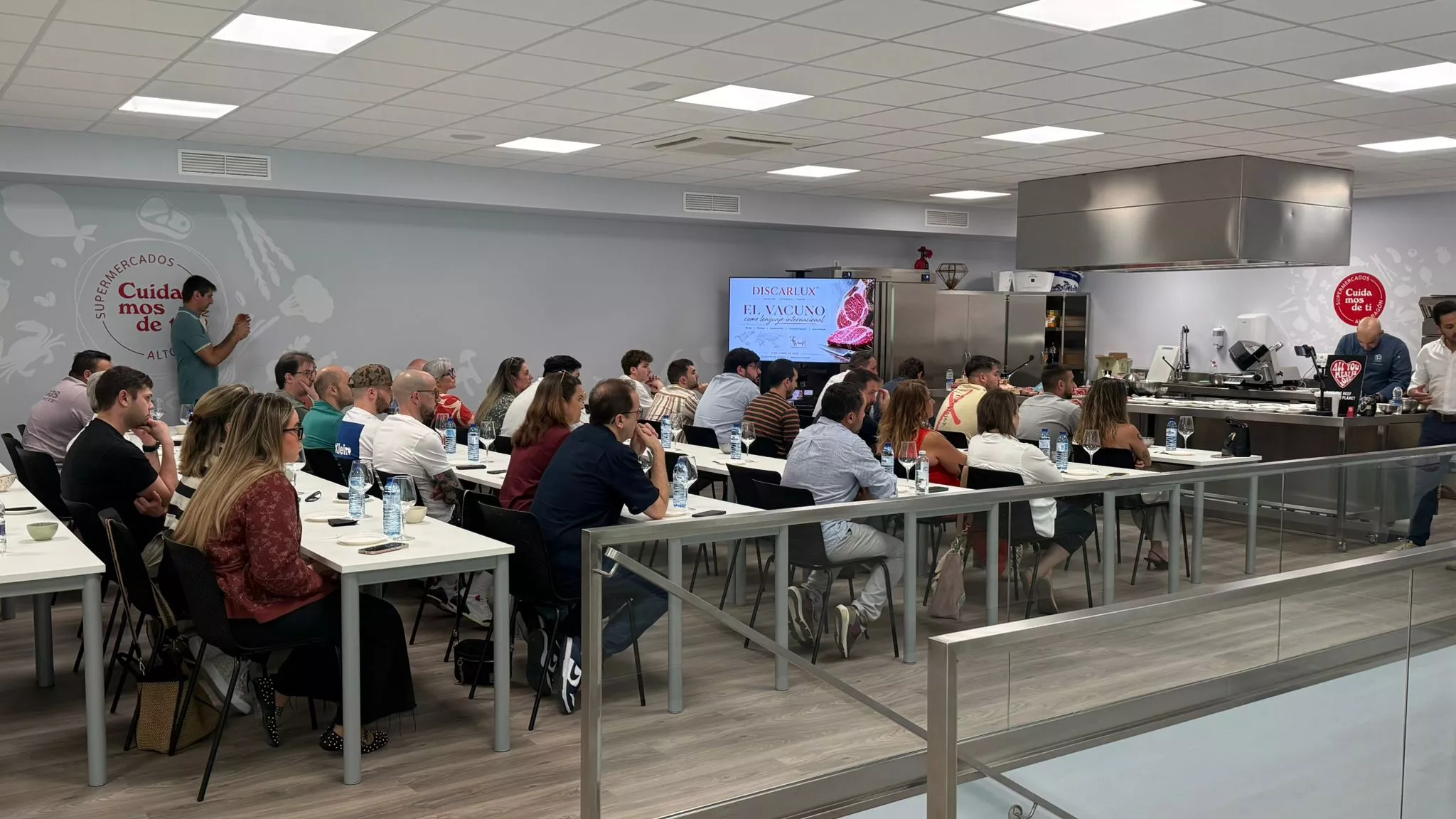 Jornada sobre vacuno y vinos en el Cash & Carry Altoaragón