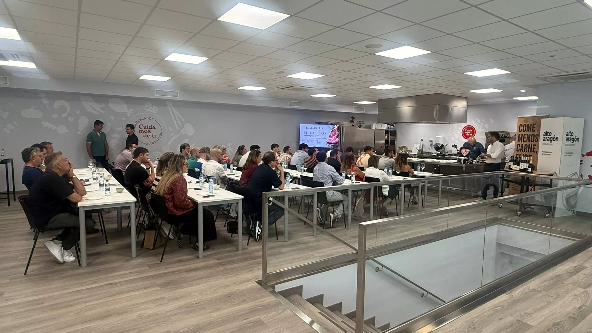 Jornada sobre vacuno y vinos en el Cash & Carry Altoaragón