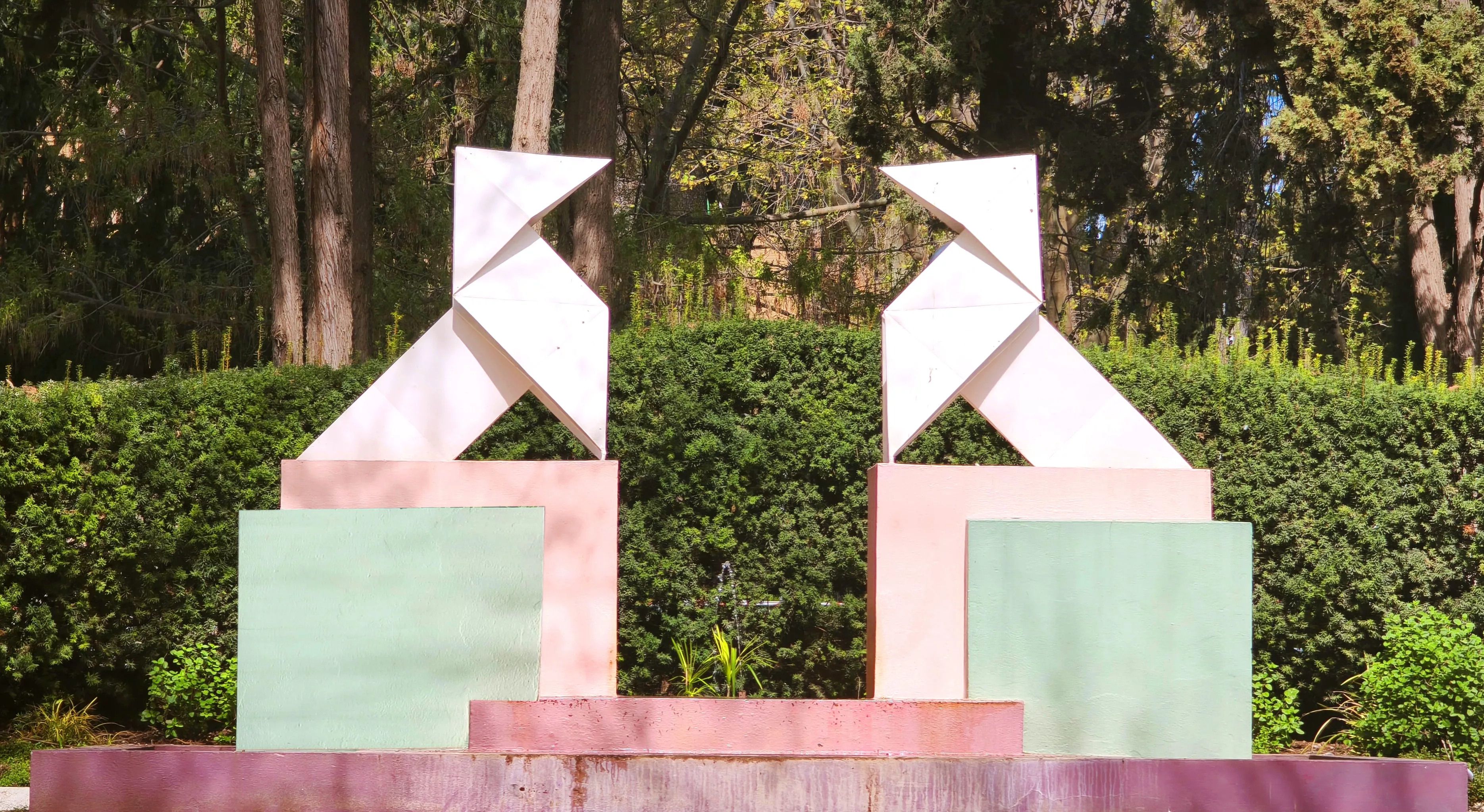 Las Pajaritas del Parque Miguel Servet, obra de Ramón Acín.