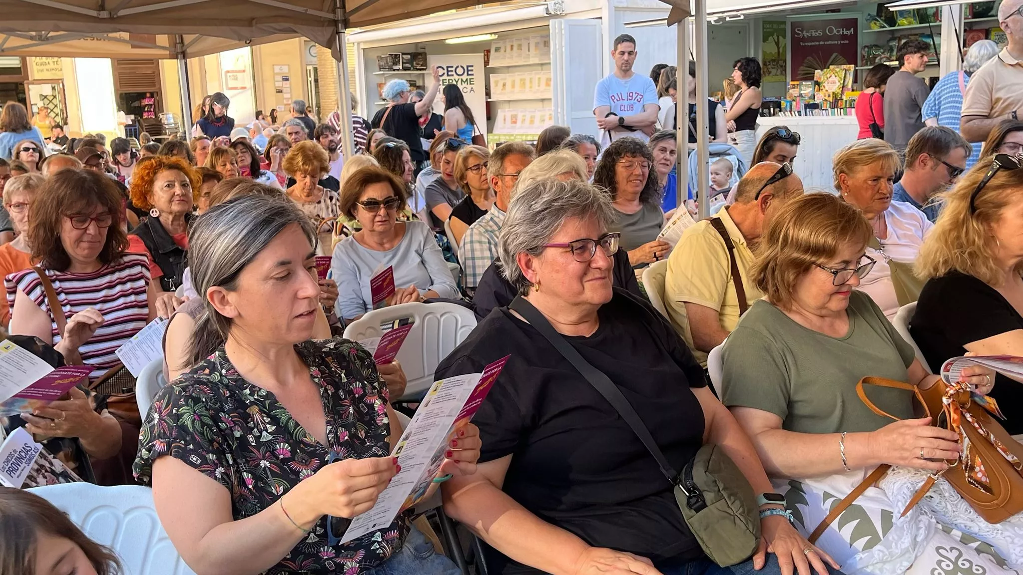  Encuentro de los clubes de lectura de la Huesca en la 42 Feria del Libro. Foto Mercedes Manterola
