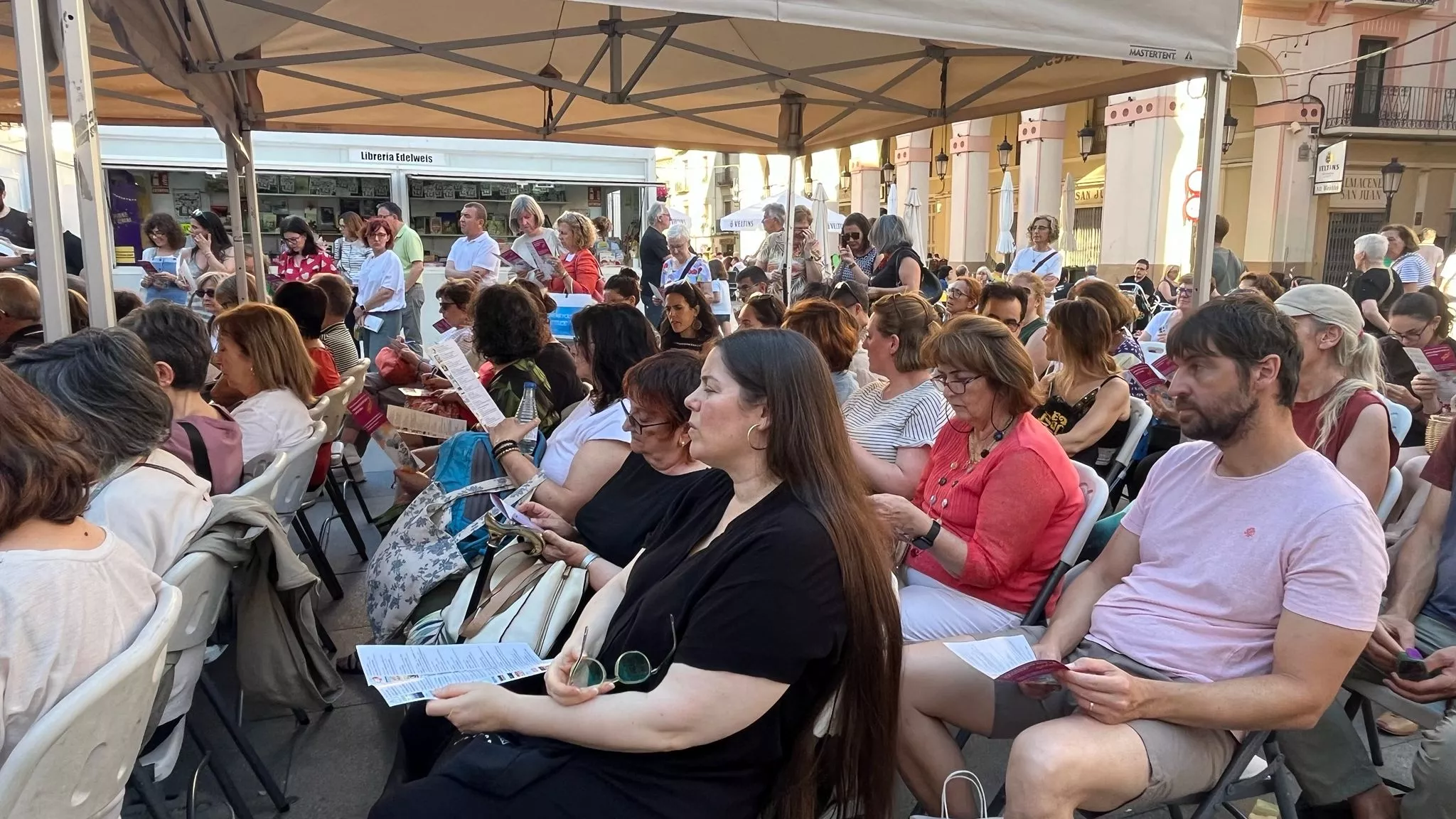  Encuentro de los clubes de lectura de la Huesca en la 42 Feria del Libro. Foto Mercedes Manterola