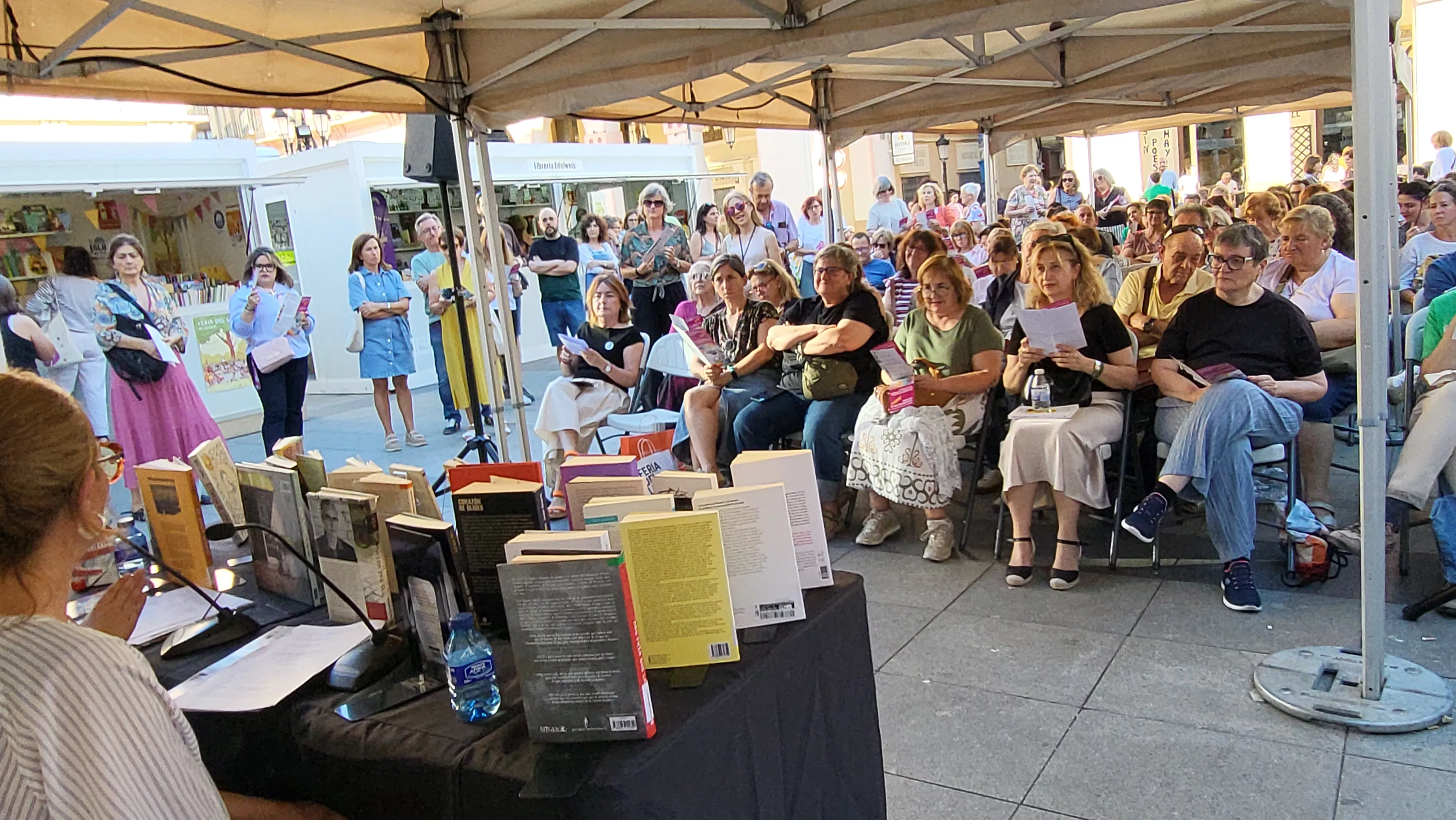  Encuentro de los clubes de lectura de la Huesca en la 42 Feria del Libro. Foto Mercedes Manterola