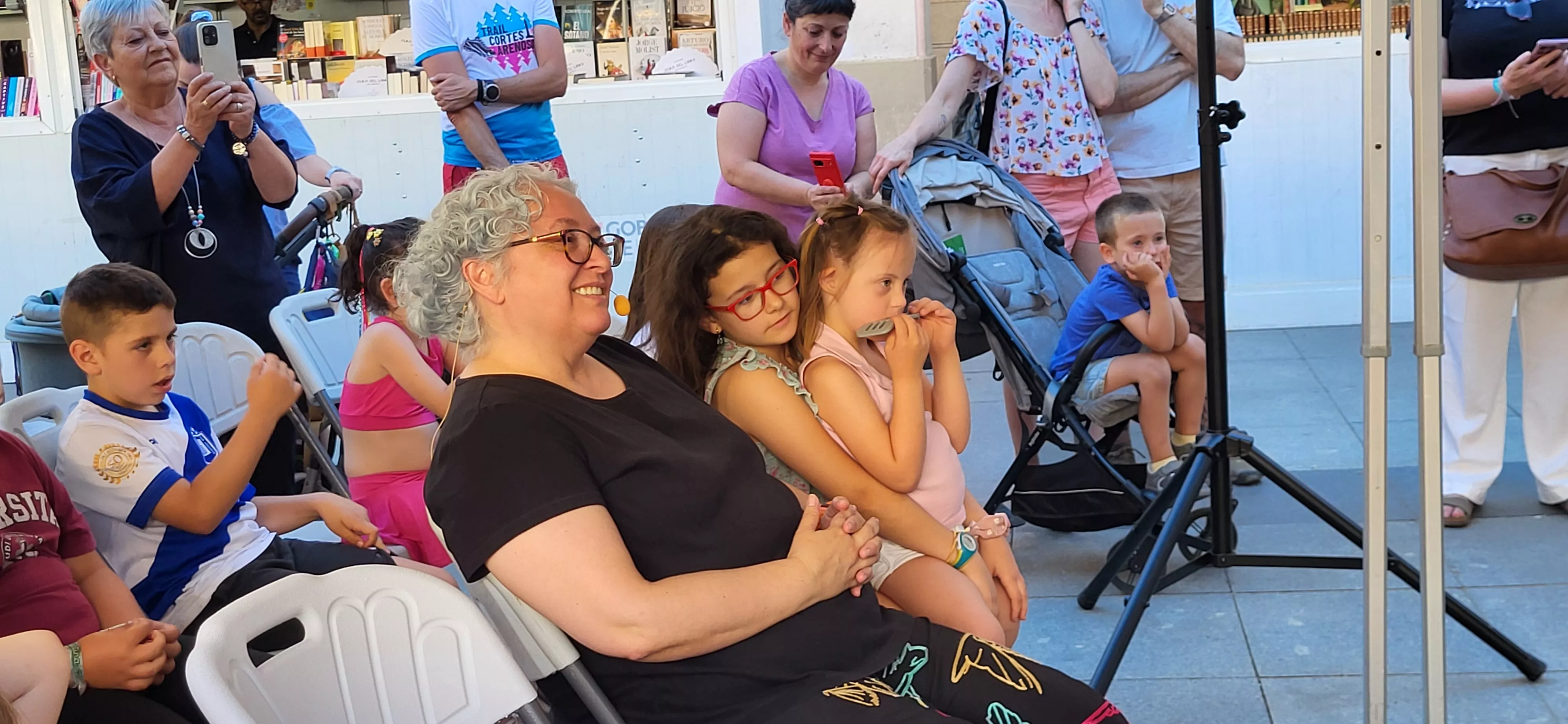 Mar Benegas en el Encuentro con los clubes de lectura infantiles en la Feria del Libro. Foto Mercedes Manterola