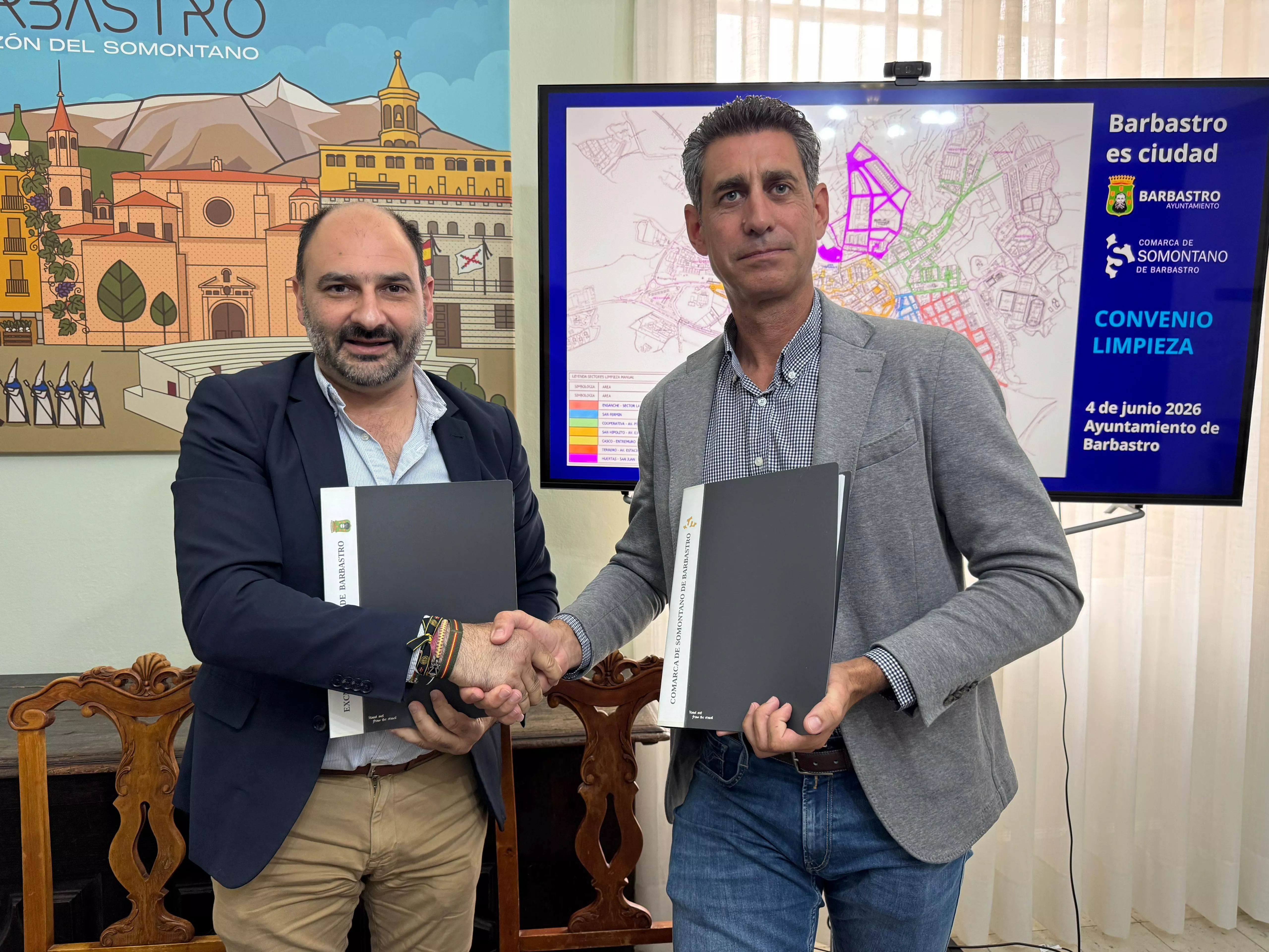 Fernando Torres y Saúl Pérez, alcalde del Ayuntamiento de Barbastro y presidente de la Comarca del Somontano