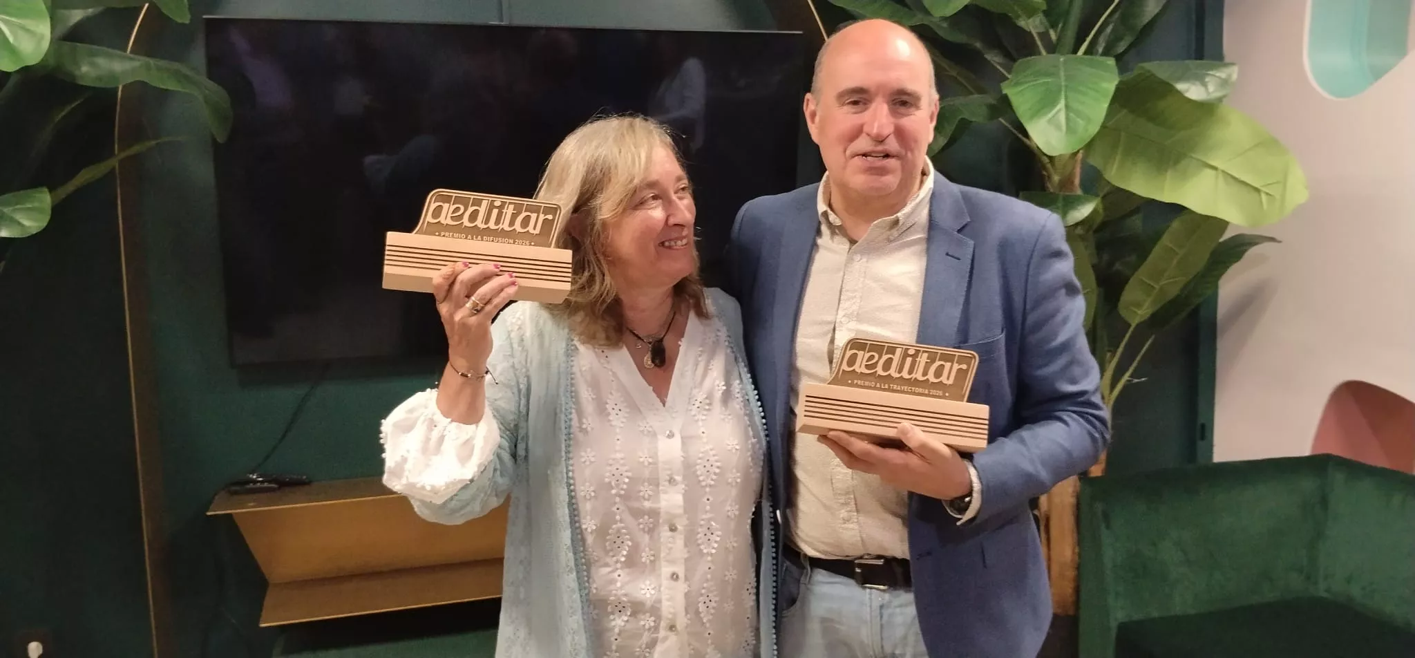 Premios Aeditar a Myriam Martínez y Víctor Castillón