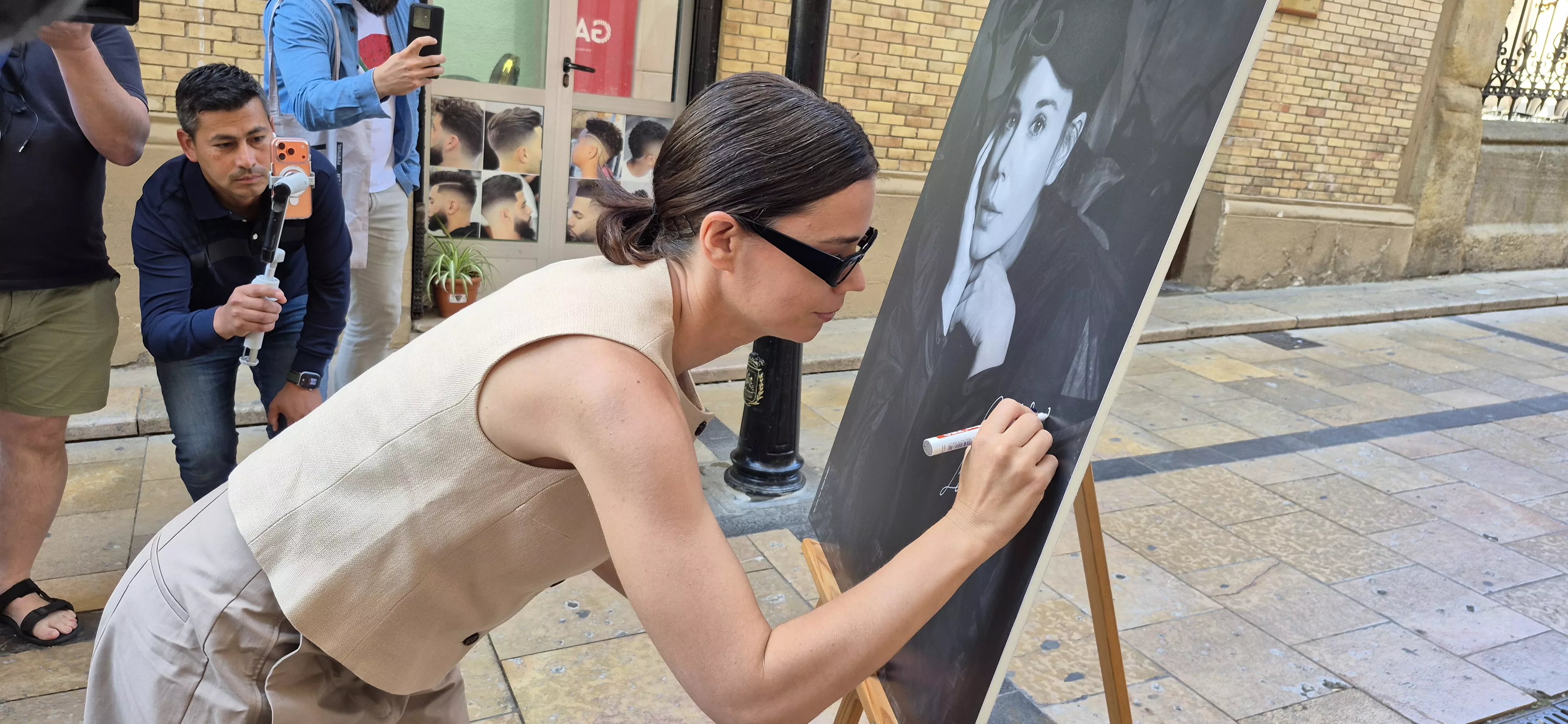 La actriz  Laia Costa, en Huesca. Foto Myriam Martínez