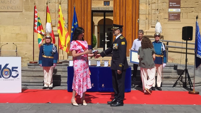 Entrega de la Medalla de Oro a la Policía Local de Huesca. Foto Mercedes Manterola