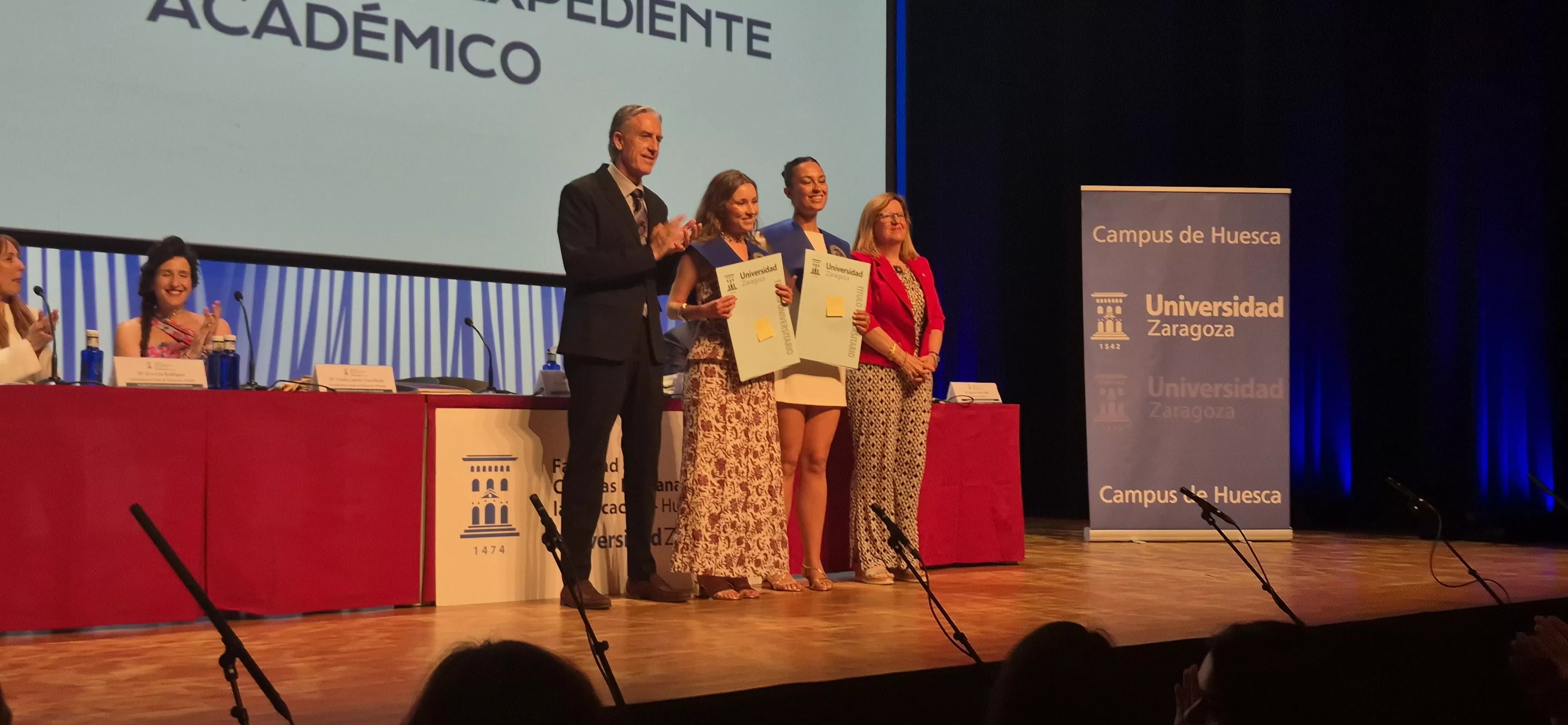 Graduación de más de 230 maestras y maestros en el Campus de Huesca. Foto Myriam Martínez