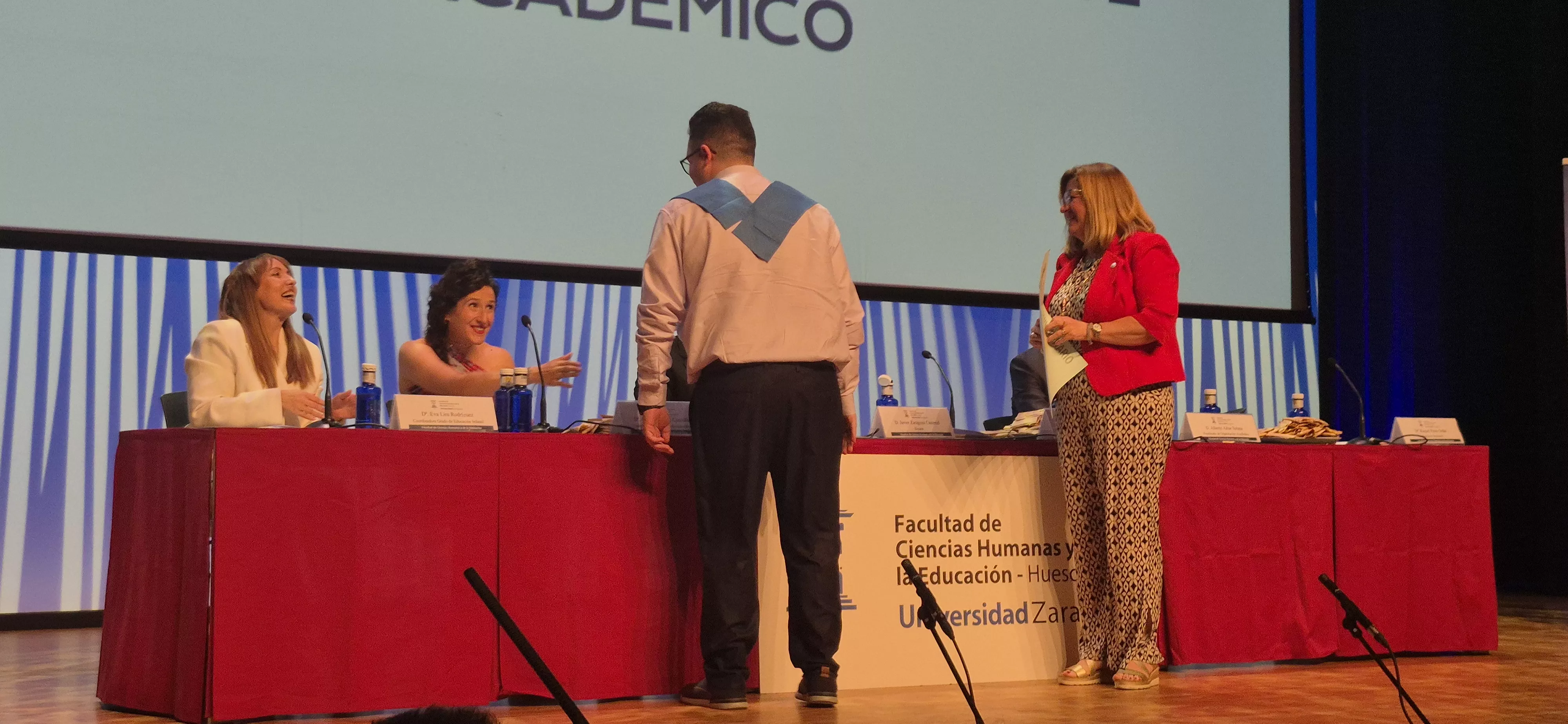 Graduación de más de 230 maestras y maestros en el Campus de Huesca. Foto Myriam Martínez